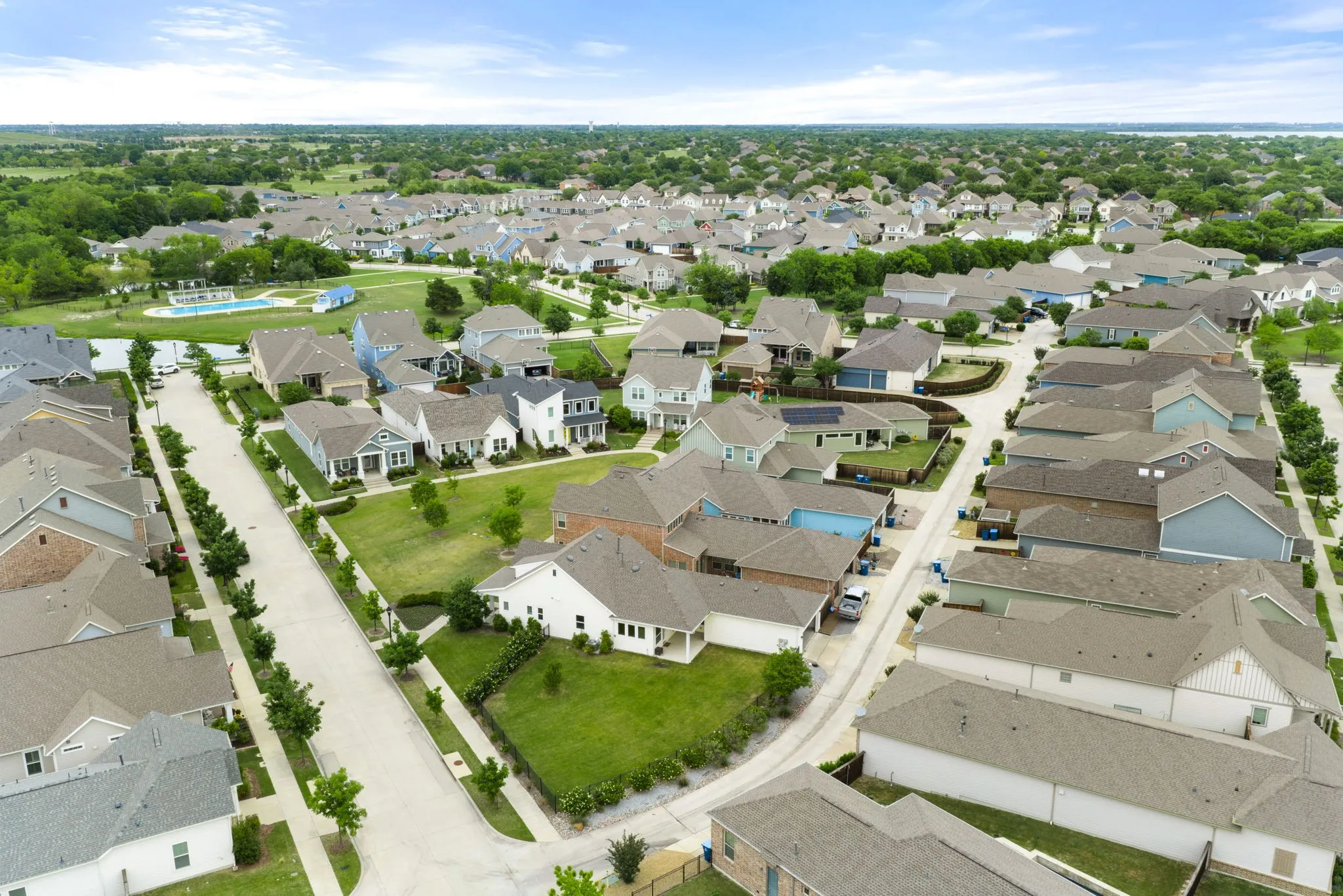 Single Family Residence For Sale in Dallas County , 8900 Homestead Boulevard, Rowlett, Texas 75089, 4 Bedroom, 2 Bathroom, 2 Garage spaces, 1,779 Sqft, built in 2017, mls#21392325, Real Estate Agent in Rowlett, Homes For Sale in Dallas county, Homes For Sale in Rowlett, Realtor in Rowlett Texas, Real Estate Brokerage Independent Realty Texas, Luminita Cordes Realtor