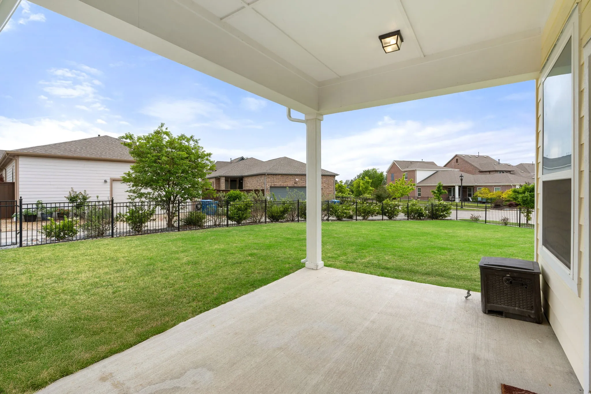 Single Family Residence For Sale in Dallas County , 8900 Homestead Boulevard, Rowlett, Texas 75089, 4 Bedroom, 2 Bathroom, 2 Garage spaces, 1,779 Sqft, built in 2017, mls#21392325, Real Estate Agent in Rowlett, Homes For Sale in Dallas county, Homes For Sale in Rowlett, Realtor in Rowlett Texas, Real Estate Brokerage Independent Realty Texas, Luminita Cordes Realtor