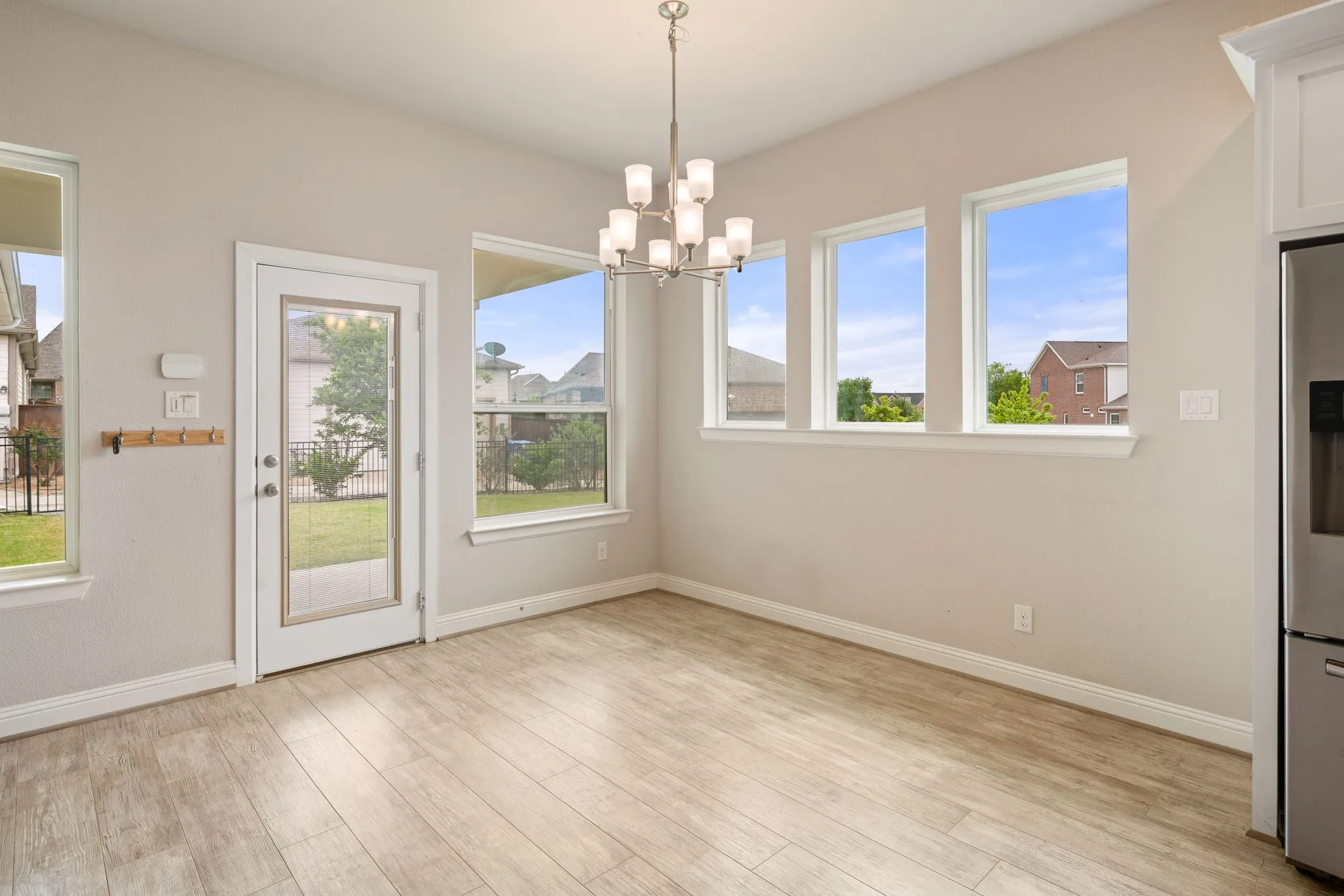 Single Family Residence For Sale in Dallas County , 8900 Homestead Boulevard, Rowlett, Texas 75089, 4 Bedroom, 2 Bathroom, 2 Garage spaces, 1,779 Sqft, built in 2017, mls#21392325, Real Estate Agent in Rowlett, Homes For Sale in Dallas county, Homes For Sale in Rowlett, Realtor in Rowlett Texas, Real Estate Brokerage Independent Realty Texas, Luminita Cordes Realtor
