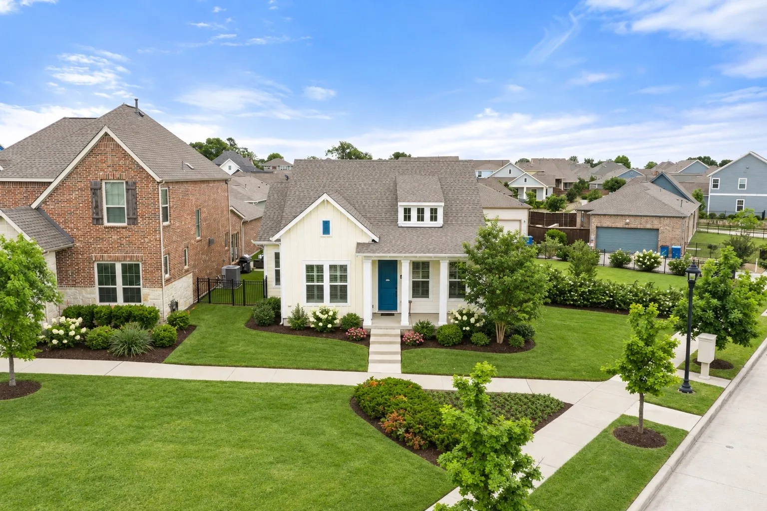 Single Family Residence For Sale in Dallas County , 8900 Homestead Boulevard, Rowlett, Texas 75089, 4 Bedroom, 2 Bathroom, 2 Garage spaces, 1,779 Sqft, built in 2017, mls#21392325, Real Estate Agent in Rowlett, Homes For Sale in Dallas county, Homes For Sale in Rowlett, Realtor in Rowlett Texas, Real Estate Brokerage Independent Realty Texas, Luminita Cordes Realtor