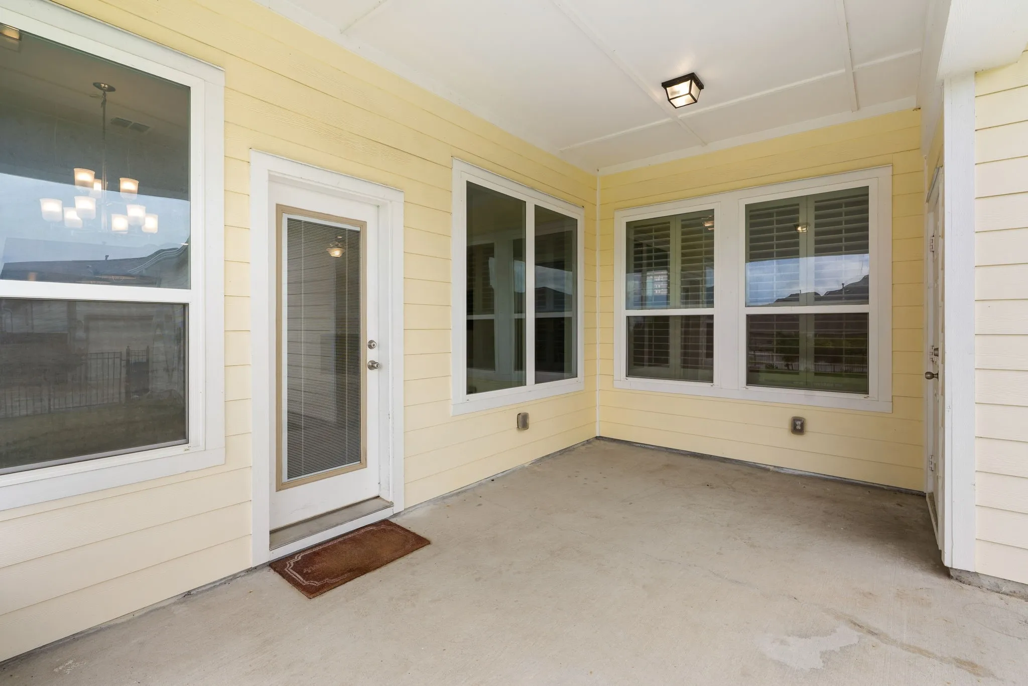 Single Family Residence For Sale in Dallas County , 8900 Homestead Boulevard, Rowlett, Texas 75089, 4 Bedroom, 2 Bathroom, 2 Garage spaces, 1,779 Sqft, built in 2017, mls#21392325, Real Estate Agent in Rowlett, Homes For Sale in Dallas county, Homes For Sale in Rowlett, Realtor in Rowlett Texas, Real Estate Brokerage Independent Realty Texas, Luminita Cordes Realtor