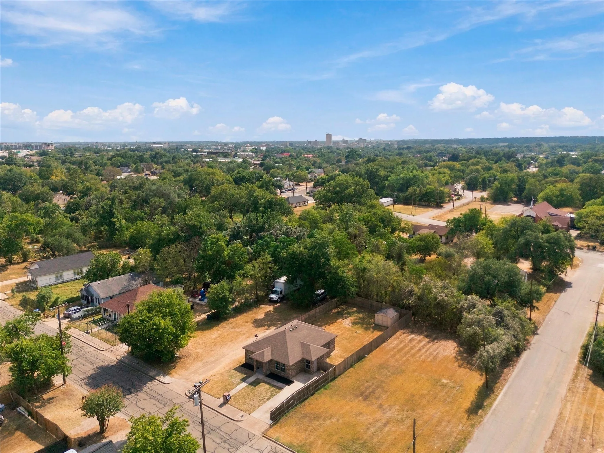 Single Family Residence For Sale in Mc Lennan County , 522 Lottie Street, Waco, Texas 76704, 3 Bedroom, 2 Bathroom, Garage spaces, 1,202 Sqft, built in 2013, mls#21391872, Real Estate Agent in Waco, Homes For Sale in Mc Lennan county, Homes For Sale in Waco, Realtor in Waco Texas, Real Estate Brokerage Independent Realty Texas, Luminita Cordes Realtor