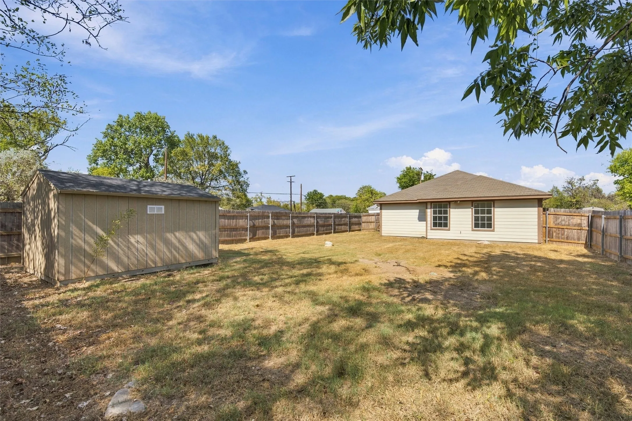 Single Family Residence For Sale in Mc Lennan County , 522 Lottie Street, Waco, Texas 76704, 3 Bedroom, 2 Bathroom, Garage spaces, 1,202 Sqft, built in 2013, mls#21391872, Real Estate Agent in Waco, Homes For Sale in Mc Lennan county, Homes For Sale in Waco, Realtor in Waco Texas, Real Estate Brokerage Independent Realty Texas, Luminita Cordes Realtor