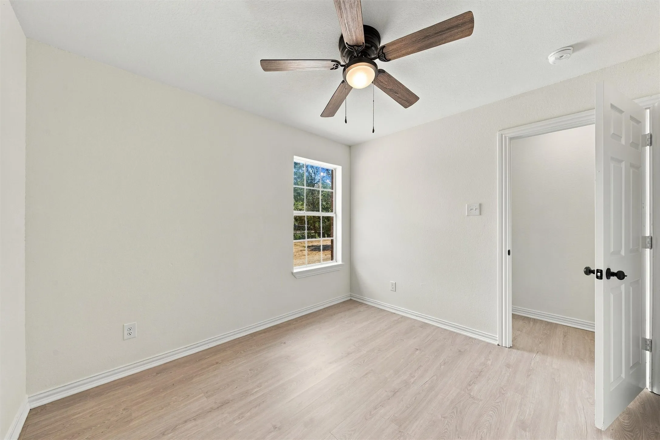 Single Family Residence For Sale in Mc Lennan County , 522 Lottie Street, Waco, Texas 76704, 3 Bedroom, 2 Bathroom, Garage spaces, 1,202 Sqft, built in 2013, mls#21391872, Real Estate Agent in Waco, Homes For Sale in Mc Lennan county, Homes For Sale in Waco, Realtor in Waco Texas, Real Estate Brokerage Independent Realty Texas, Luminita Cordes Realtor