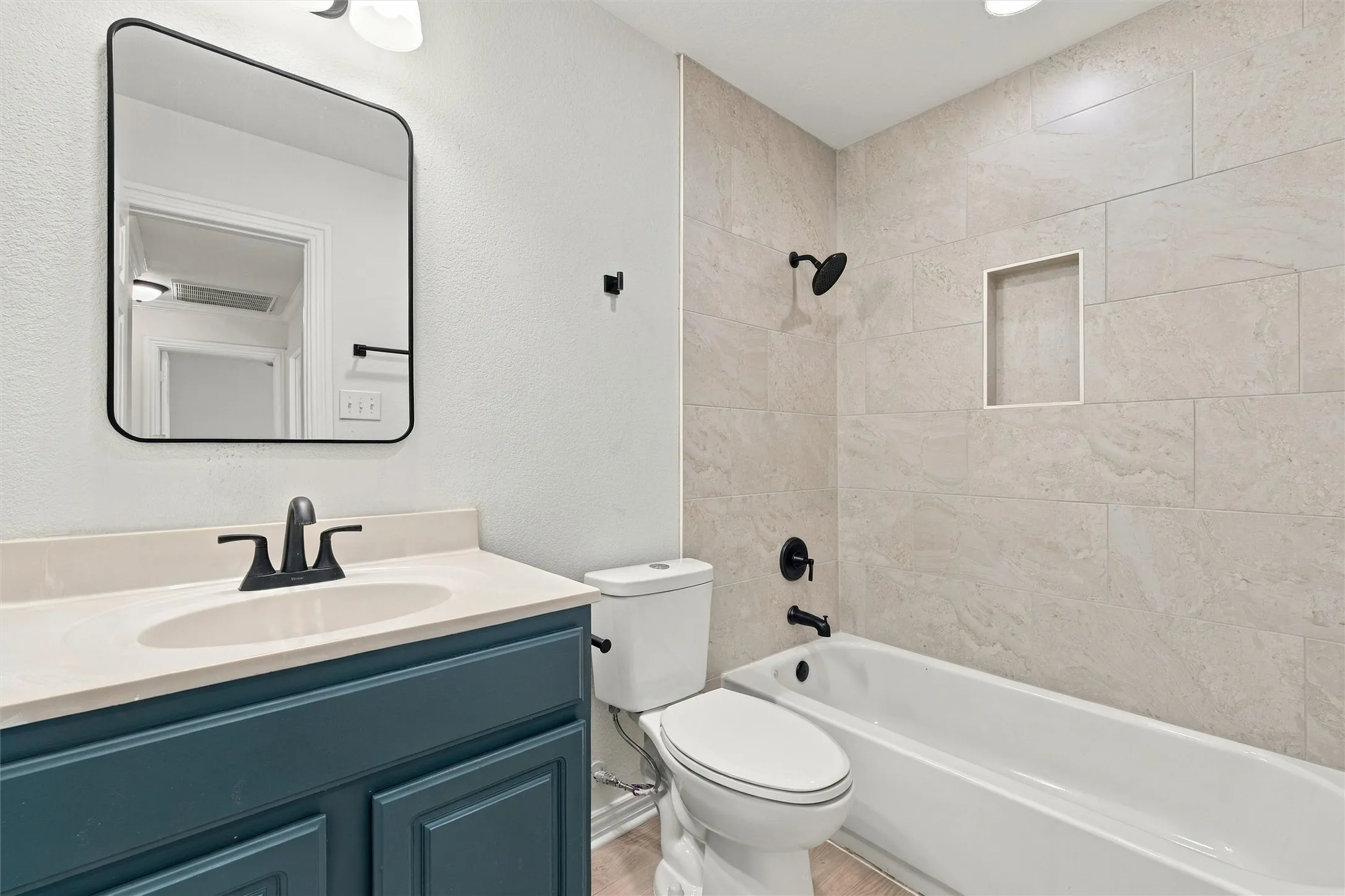 Single Family Residence For Sale in Mc Lennan County , 522 Lottie Street, Waco, Texas 76704, 3 Bedroom, 2 Bathroom, Garage spaces, 1,202 Sqft, built in 2013, mls#21391872, Real Estate Agent in Waco, Homes For Sale in Mc Lennan county, Homes For Sale in Waco, Realtor in Waco Texas, Real Estate Brokerage Independent Realty Texas, Luminita Cordes Realtor