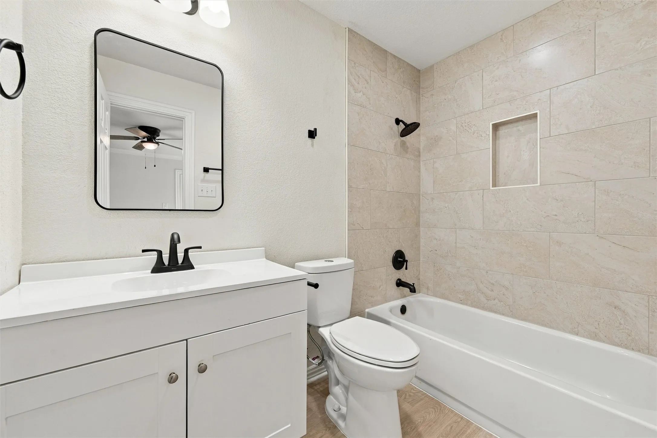 Single Family Residence For Sale in Mc Lennan County , 522 Lottie Street, Waco, Texas 76704, 3 Bedroom, 2 Bathroom, Garage spaces, 1,202 Sqft, built in 2013, mls#21391872, Real Estate Agent in Waco, Homes For Sale in Mc Lennan county, Homes For Sale in Waco, Realtor in Waco Texas, Real Estate Brokerage Independent Realty Texas, Luminita Cordes Realtor