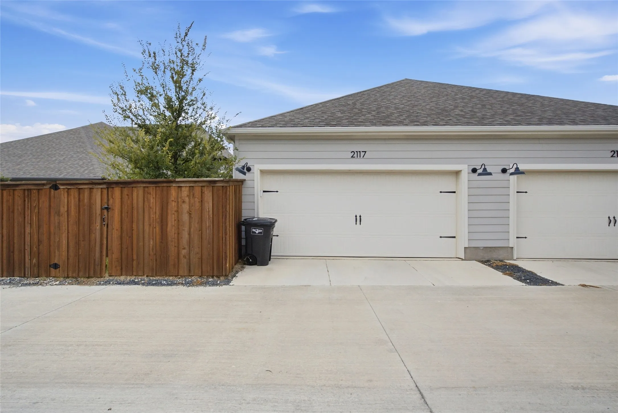 Townhouse For Sale in Parker County , 2117 Winding Creek Circle, Fort Worth, Texas 76008, 3 Bedroom, 2 Bathroom, 2 Garage spaces, 1,712 Sqft, built in 2023, mls#21392068, Real Estate Agent in Fort Worth, Homes For Sale in Parker county, Homes For Sale in Fort Worth, Realtor in Fort Worth Texas, Real Estate Brokerage Independent Realty Texas, Luminita Cordes Realtor