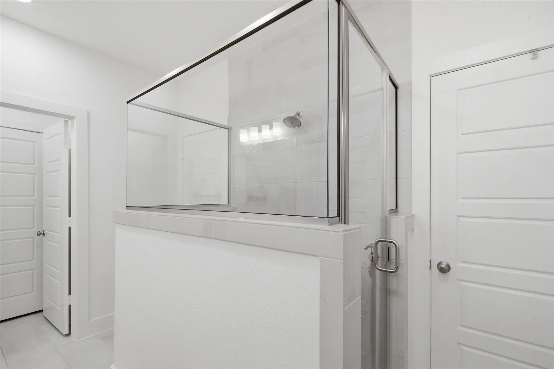 Townhouse For Sale in Parker County , 2117 Winding Creek Circle, Fort Worth, Texas 76008, 3 Bedroom, 2 Bathroom, 2 Garage spaces, 1,712 Sqft, built in 2023, mls#21392068, Real Estate Agent in Fort Worth, Homes For Sale in Parker county, Homes For Sale in Fort Worth, Realtor in Fort Worth Texas, Real Estate Brokerage Independent Realty Texas, Luminita Cordes Realtor