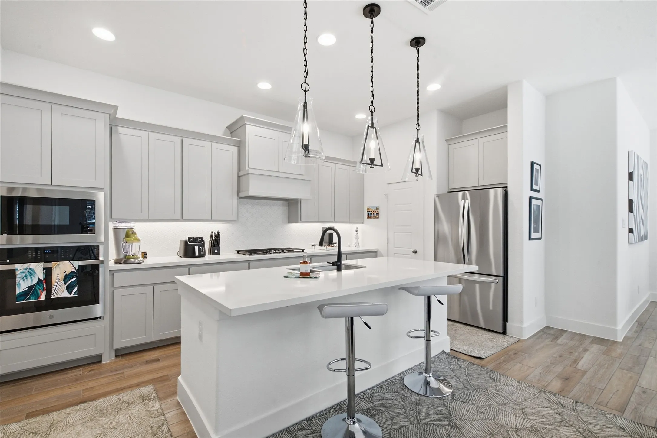 Townhouse For Sale in Parker County , 2117 Winding Creek Circle, Fort Worth, Texas 76008, 3 Bedroom, 2 Bathroom, 2 Garage spaces, 1,712 Sqft, built in 2023, mls#21392068, Real Estate Agent in Fort Worth, Homes For Sale in Parker county, Homes For Sale in Fort Worth, Realtor in Fort Worth Texas, Real Estate Brokerage Independent Realty Texas, Luminita Cordes Realtor