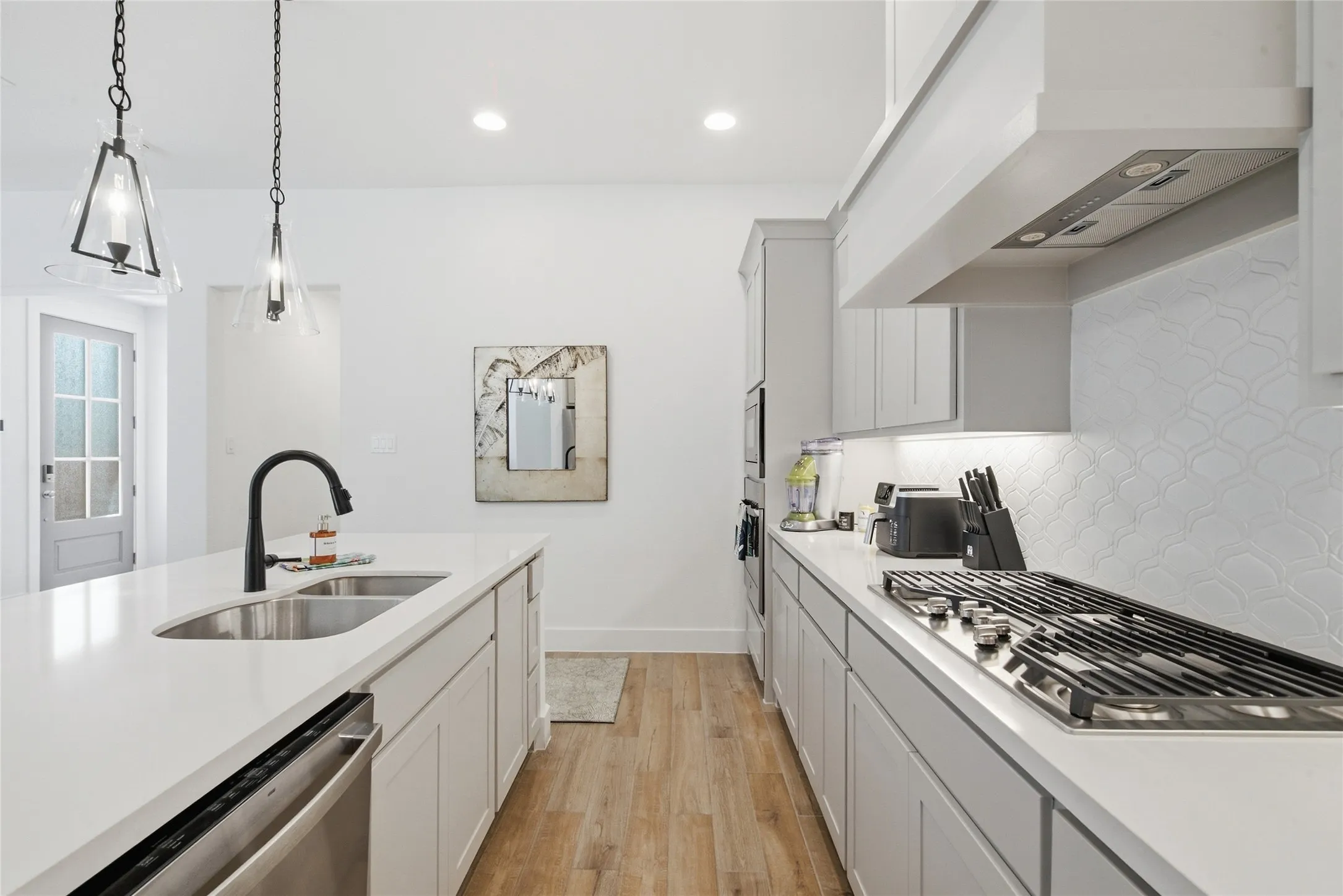 Townhouse For Sale in Parker County , 2117 Winding Creek Circle, Fort Worth, Texas 76008, 3 Bedroom, 2 Bathroom, 2 Garage spaces, 1,712 Sqft, built in 2023, mls#21392068, Real Estate Agent in Fort Worth, Homes For Sale in Parker county, Homes For Sale in Fort Worth, Realtor in Fort Worth Texas, Real Estate Brokerage Independent Realty Texas, Luminita Cordes Realtor