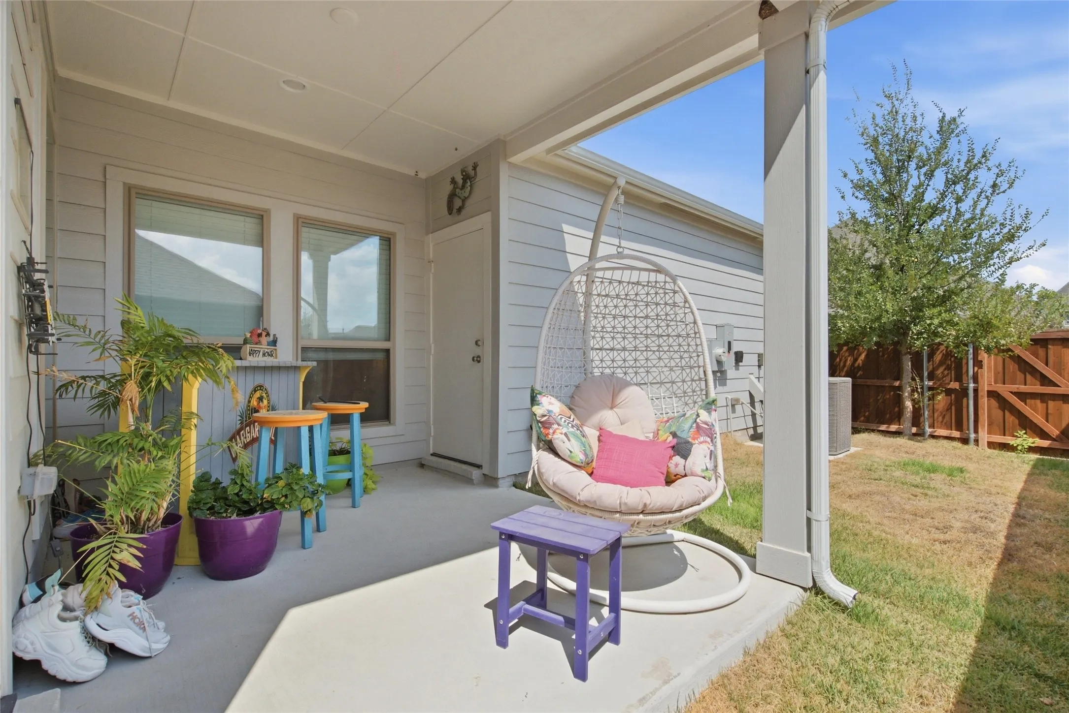 Townhouse For Sale in Parker County , 2117 Winding Creek Circle, Fort Worth, Texas 76008, 3 Bedroom, 2 Bathroom, 2 Garage spaces, 1,712 Sqft, built in 2023, mls#21392068, Real Estate Agent in Fort Worth, Homes For Sale in Parker county, Homes For Sale in Fort Worth, Realtor in Fort Worth Texas, Real Estate Brokerage Independent Realty Texas, Luminita Cordes Realtor