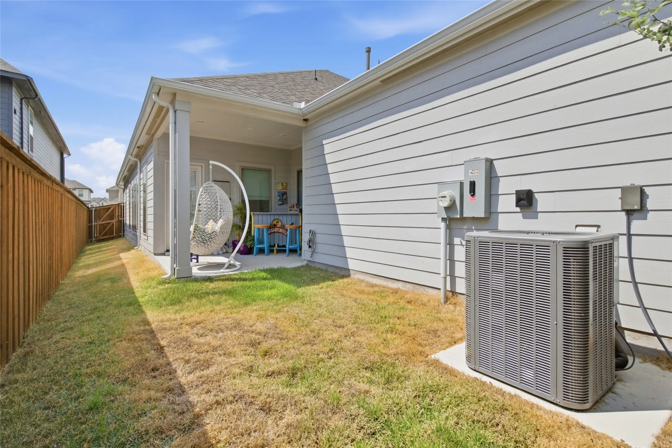 Townhouse For Sale in Parker County , 2117 Winding Creek Circle, Fort Worth, Texas 76008, 3 Bedroom, 2 Bathroom, 2 Garage spaces, 1,712 Sqft, built in 2023, mls#21392068, Real Estate Agent in Fort Worth, Homes For Sale in Parker county, Homes For Sale in Fort Worth, Realtor in Fort Worth Texas, Real Estate Brokerage Independent Realty Texas, Luminita Cordes Realtor
