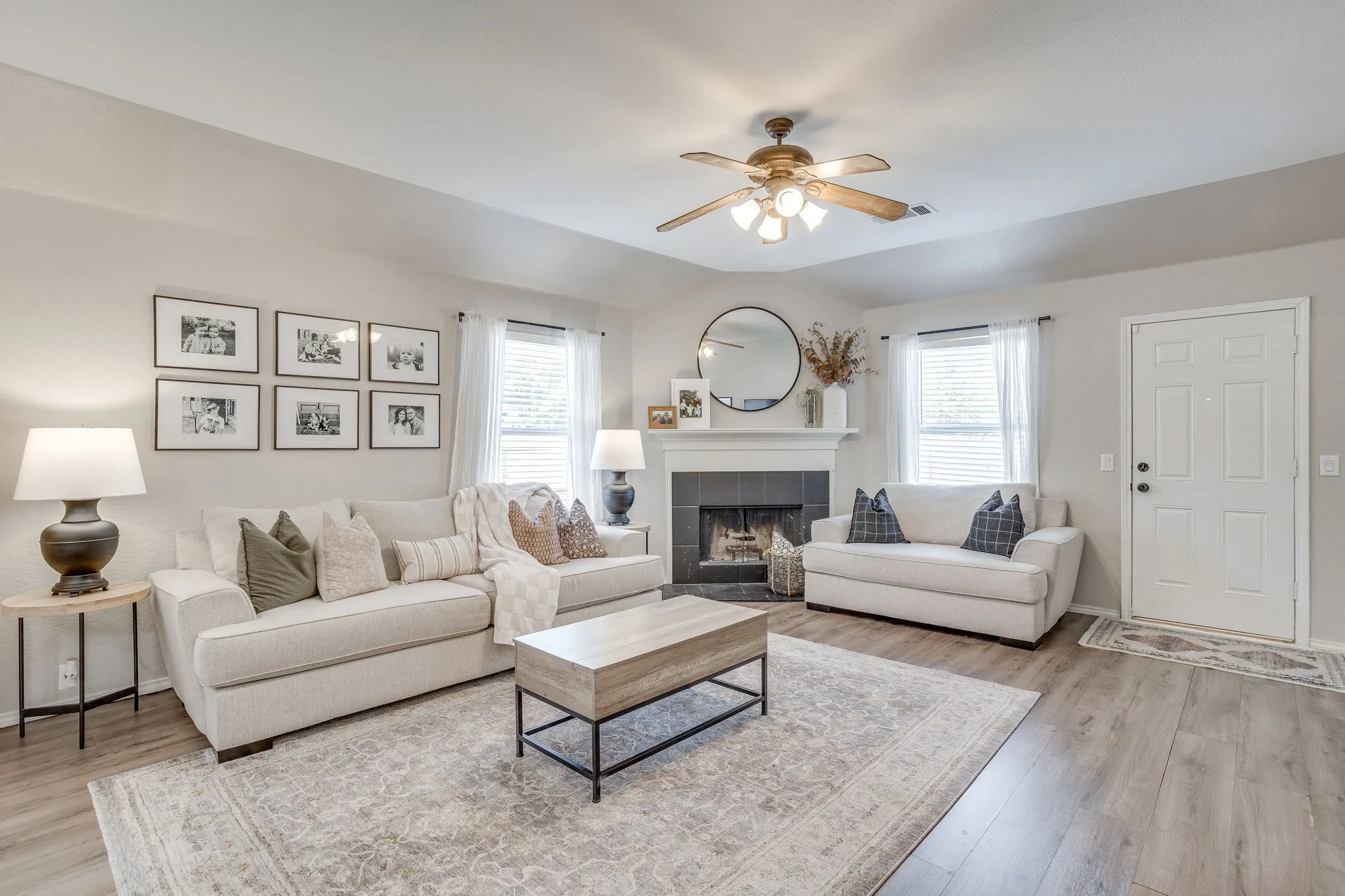 Single Family Residence For Sale in Ellis County , 212 Bison Meadow Drive, Waxahachie, Texas 75165, 3 Bedroom, 2 Bathroom, 2 Garage spaces, 1,753 Sqft, built in 2006, mls#21391454, Real Estate Agent in Waxahachie, Homes For Sale in Ellis county, Homes For Sale in Waxahachie, Realtor in Waxahachie Texas, Real Estate Brokerage Independent Realty Texas, Luminita Cordes Realtor