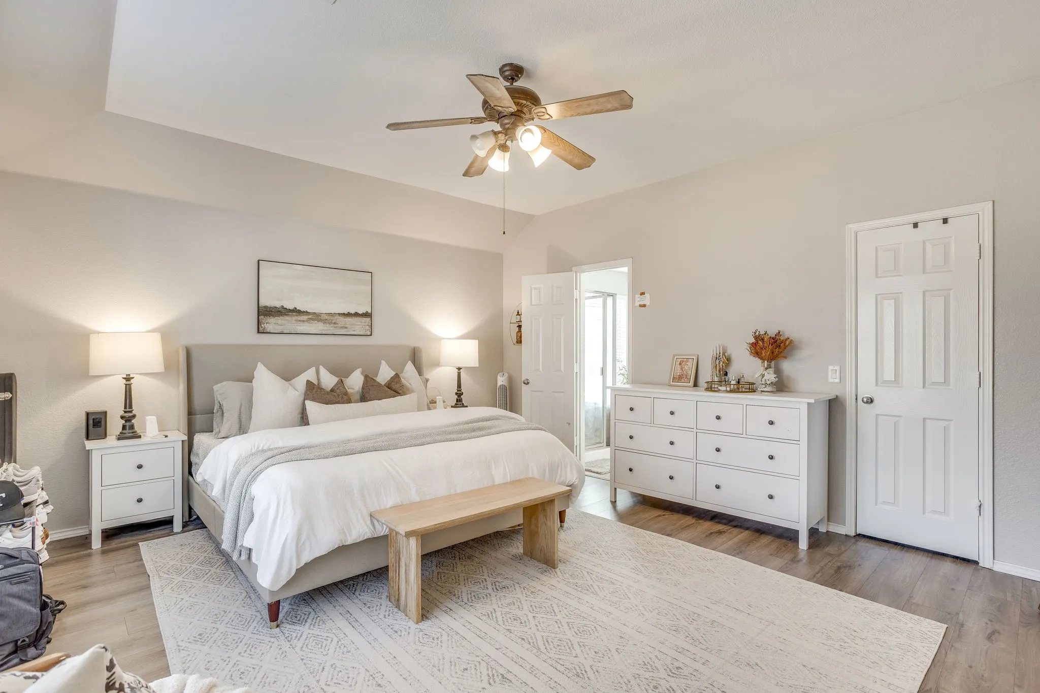 Single Family Residence For Sale in Ellis County , 212 Bison Meadow Drive, Waxahachie, Texas 75165, 3 Bedroom, 2 Bathroom, 2 Garage spaces, 1,753 Sqft, built in 2006, mls#21391454, Real Estate Agent in Waxahachie, Homes For Sale in Ellis county, Homes For Sale in Waxahachie, Realtor in Waxahachie Texas, Real Estate Brokerage Independent Realty Texas, Luminita Cordes Realtor