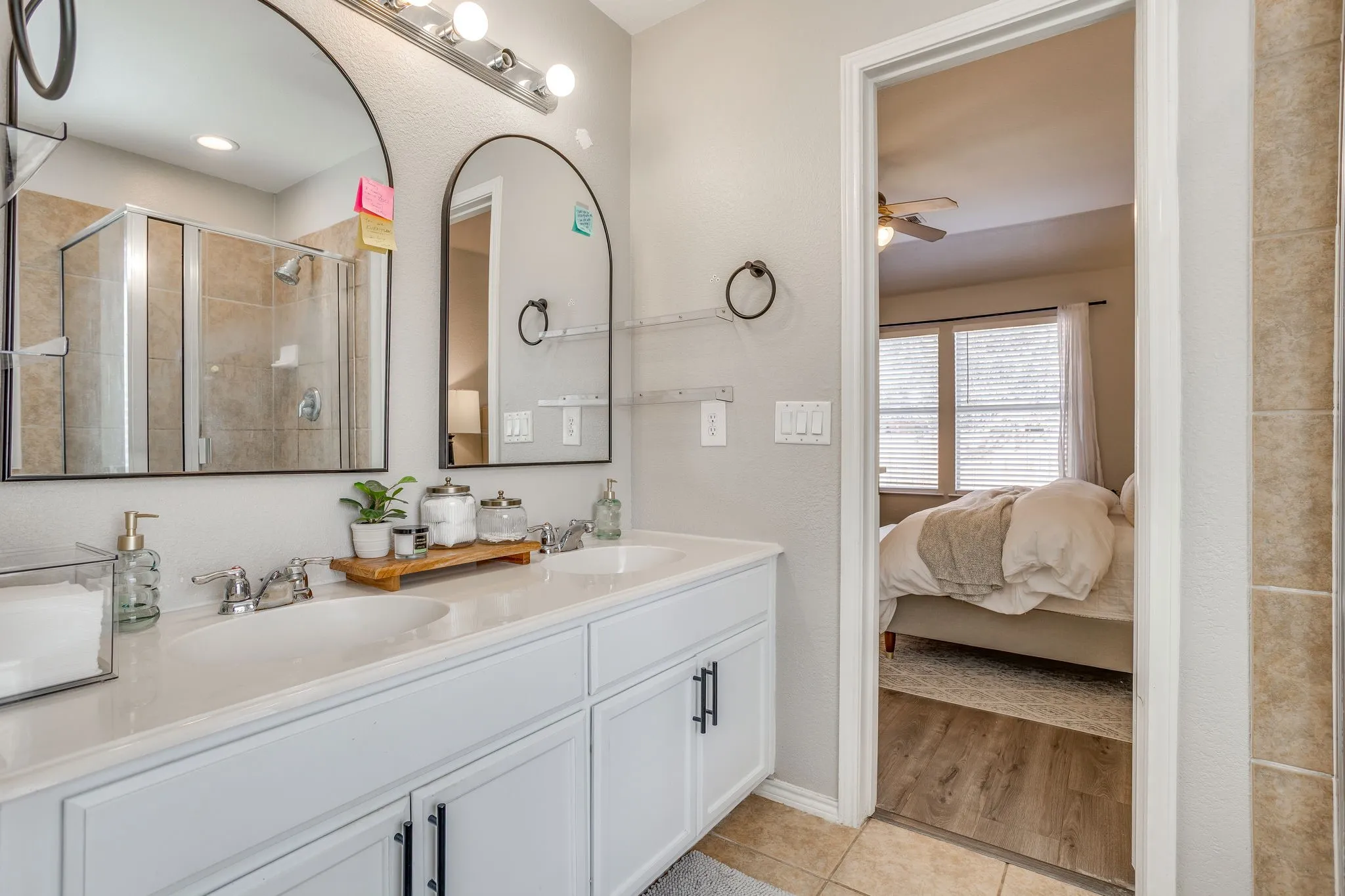 Single Family Residence For Sale in Ellis County , 212 Bison Meadow Drive, Waxahachie, Texas 75165, 3 Bedroom, 2 Bathroom, 2 Garage spaces, 1,753 Sqft, built in 2006, mls#21391454, Real Estate Agent in Waxahachie, Homes For Sale in Ellis county, Homes For Sale in Waxahachie, Realtor in Waxahachie Texas, Real Estate Brokerage Independent Realty Texas, Luminita Cordes Realtor