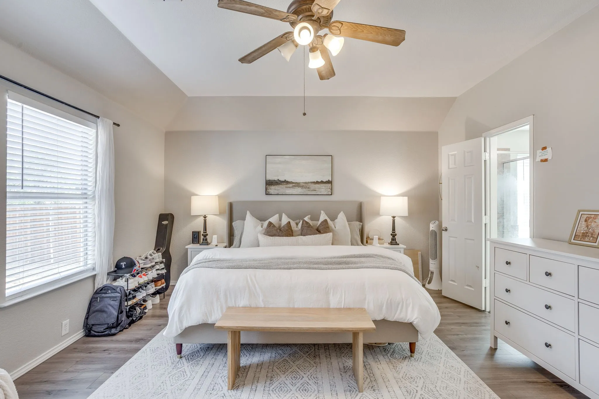 Single Family Residence For Sale in Ellis County , 212 Bison Meadow Drive, Waxahachie, Texas 75165, 3 Bedroom, 2 Bathroom, 2 Garage spaces, 1,753 Sqft, built in 2006, mls#21391454, Real Estate Agent in Waxahachie, Homes For Sale in Ellis county, Homes For Sale in Waxahachie, Realtor in Waxahachie Texas, Real Estate Brokerage Independent Realty Texas, Luminita Cordes Realtor