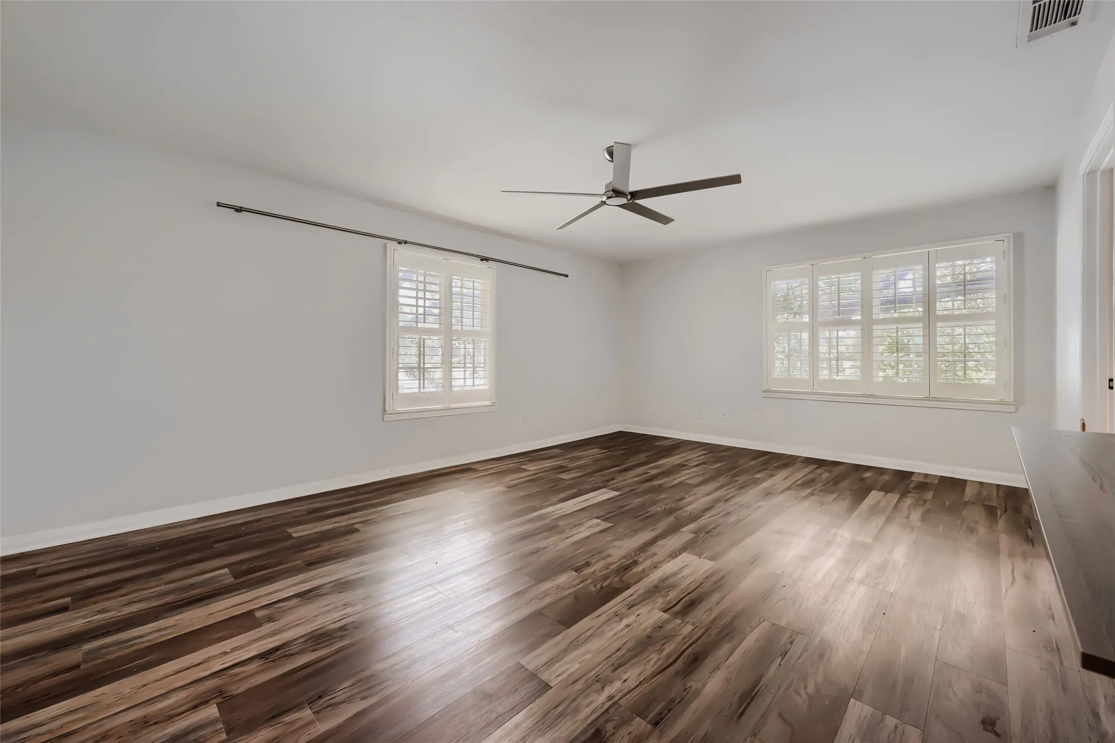 Single Family Residence For Sale in Tarrant County , 6504 Genoa Road, Fort Worth, Texas 76116, 4 Bedroom, 3 Bathroom, 2 Garage spaces, 2,387 Sqft, built in 1966, mls#21388661, Real Estate Agent in Fort Worth, Homes For Sale in Tarrant county, Homes For Sale in Fort Worth, Realtor in Fort Worth Texas, Real Estate Brokerage Independent Realty Texas, Luminita Cordes Realtor