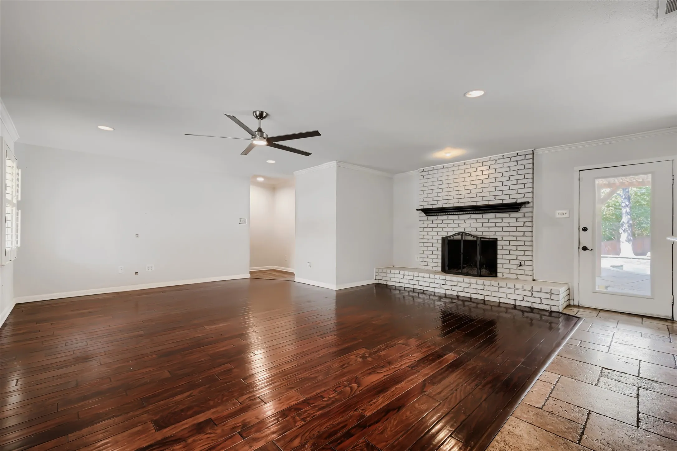 Single Family Residence For Sale in Tarrant County , 6504 Genoa Road, Fort Worth, Texas 76116, 4 Bedroom, 3 Bathroom, 2 Garage spaces, 2,387 Sqft, built in 1966, mls#21388661, Real Estate Agent in Fort Worth, Homes For Sale in Tarrant county, Homes For Sale in Fort Worth, Realtor in Fort Worth Texas, Real Estate Brokerage Independent Realty Texas, Luminita Cordes Realtor