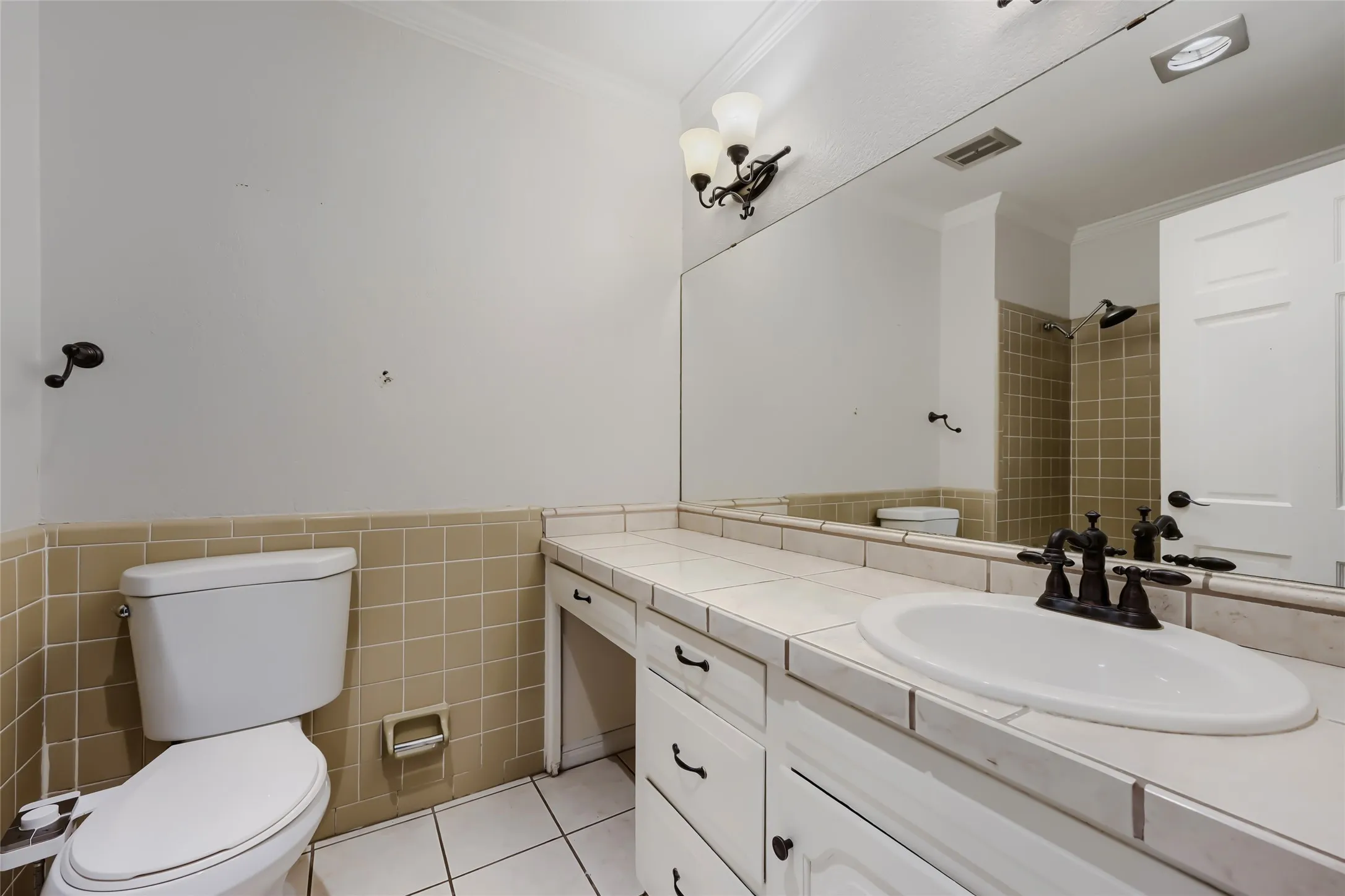 Single Family Residence For Sale in Tarrant County , 6504 Genoa Road, Fort Worth, Texas 76116, 4 Bedroom, 3 Bathroom, 2 Garage spaces, 2,387 Sqft, built in 1966, mls#21388661, Real Estate Agent in Fort Worth, Homes For Sale in Tarrant county, Homes For Sale in Fort Worth, Realtor in Fort Worth Texas, Real Estate Brokerage Independent Realty Texas, Luminita Cordes Realtor