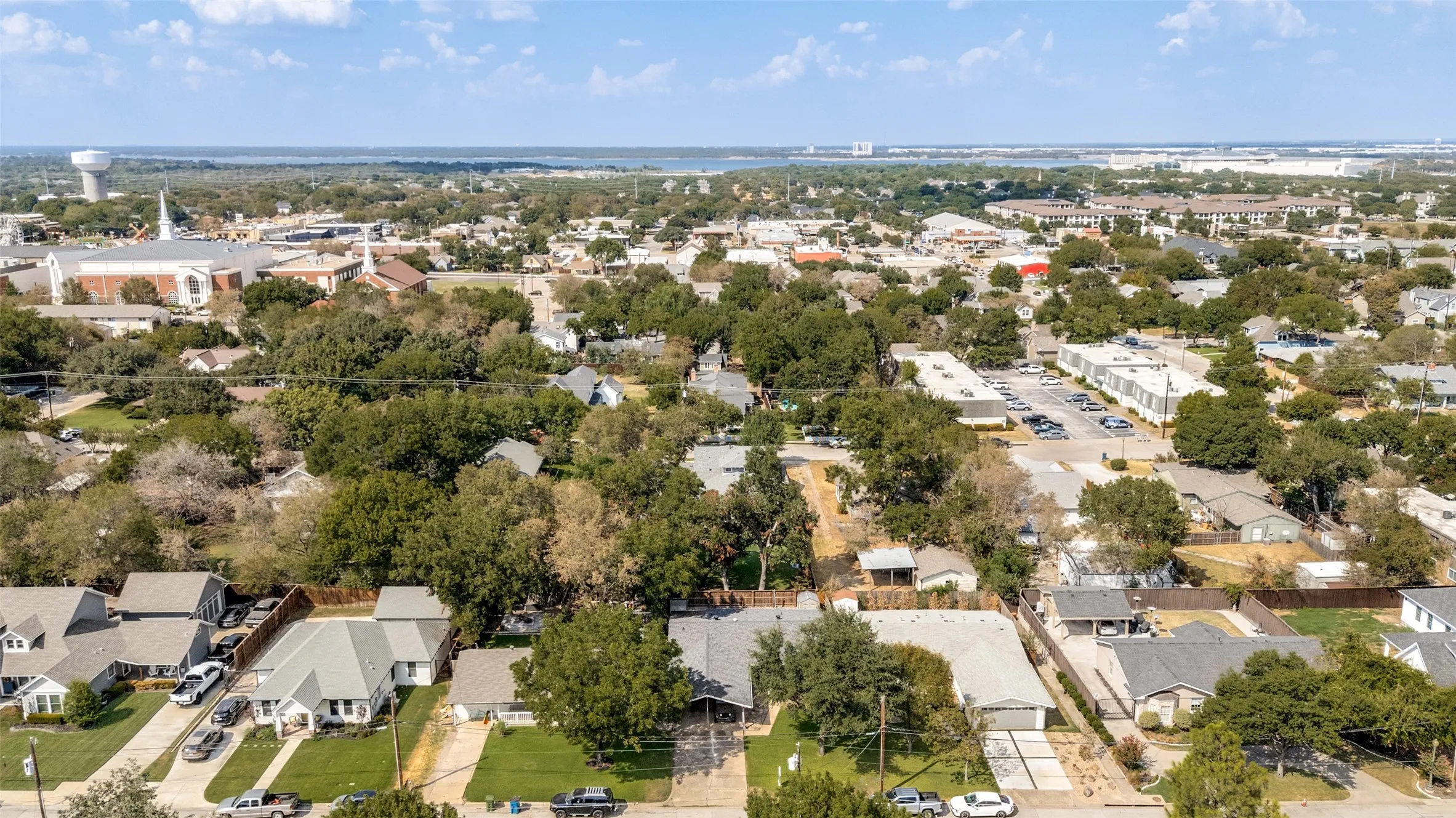 Single Family Residence For Sale in Tarrant County , 403 E Franklin Street, Grapevine, Texas 76051, 4 Bedroom, 2 Bathroom, Garage spaces, 1,636 Sqft, built in 1968, mls#21392222, Real Estate Agent in Grapevine, Homes For Sale in Tarrant county, Homes For Sale in Grapevine, Realtor in Grapevine Texas, Real Estate Brokerage Independent Realty Texas, Luminita Cordes Realtor