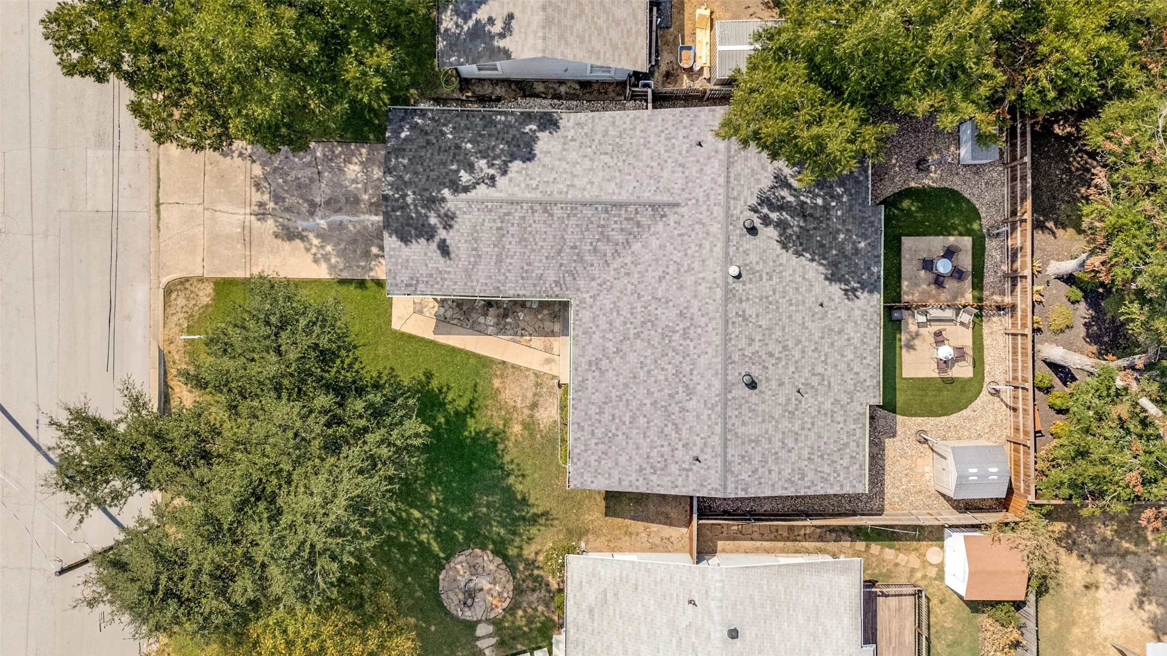 Single Family Residence For Sale in Tarrant County , 403 E Franklin Street, Grapevine, Texas 76051, 4 Bedroom, 2 Bathroom, Garage spaces, 1,636 Sqft, built in 1968, mls#21392222, Real Estate Agent in Grapevine, Homes For Sale in Tarrant county, Homes For Sale in Grapevine, Realtor in Grapevine Texas, Real Estate Brokerage Independent Realty Texas, Luminita Cordes Realtor