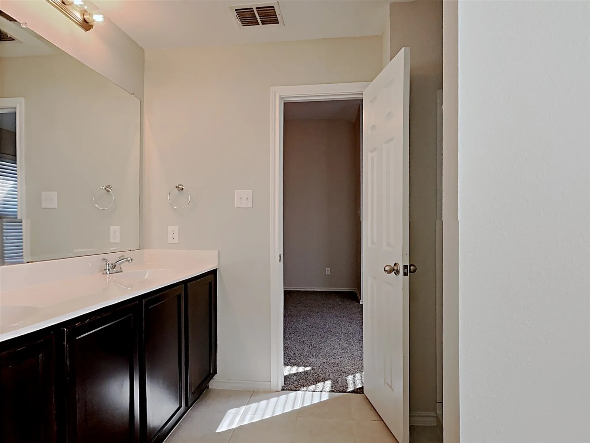 Single Family Residence For Rent in Tarrant County , 10129 Blue Bell Drive, Fort Worth, Texas 76108, 4 Bedroom, 2 Bathroom, 2 Garage spaces, 2,055 Sqft, built in 2014, mls#21392346, Real Estate Agent in Fort Worth, Homes For Rent in Tarrant county, Homes For Rent in Fort Worth, Realtor in Fort Worth Texas, Real Estate Brokerage Independent Realty Texas, Luminita Cordes Realtor