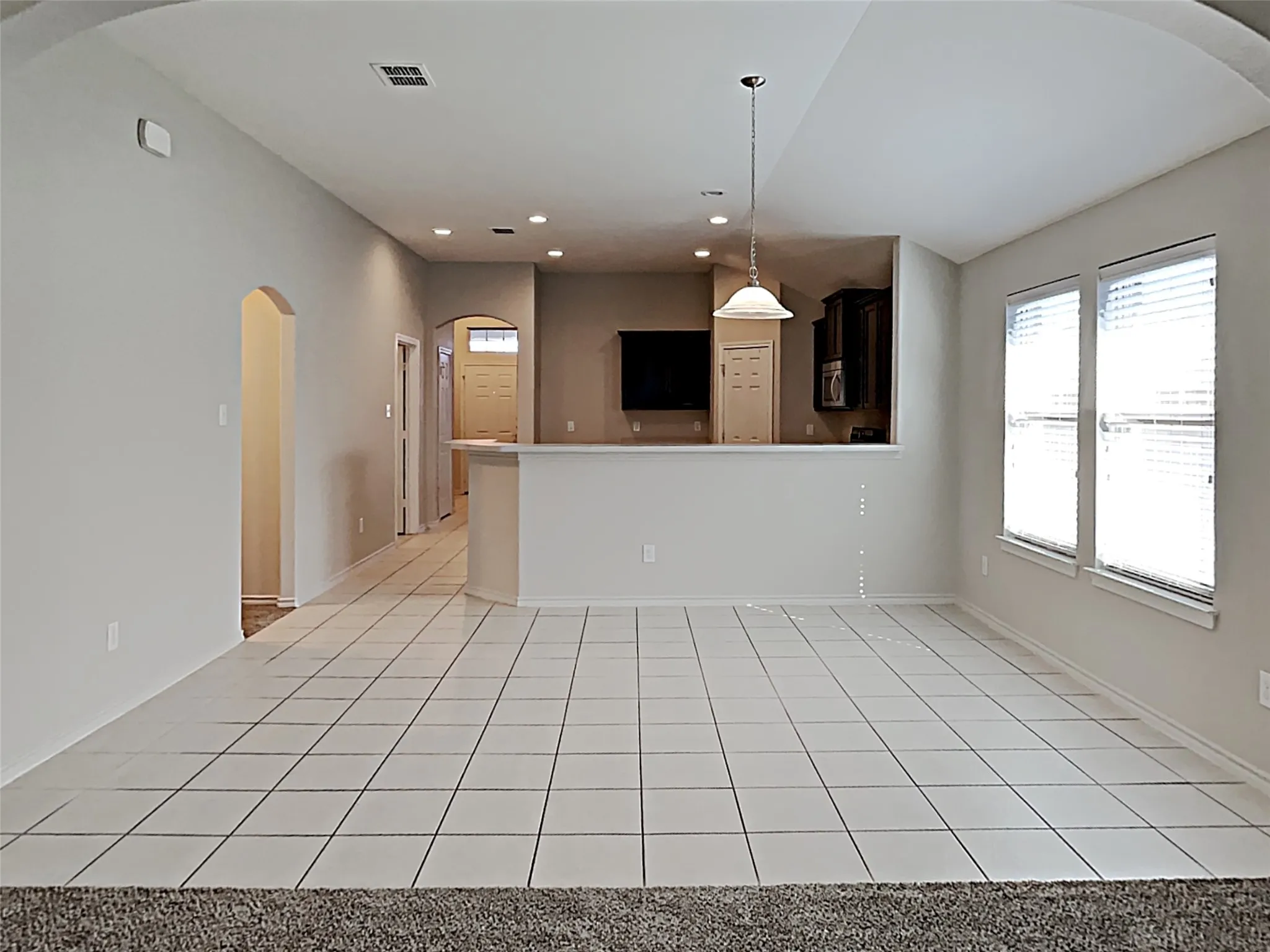 Single Family Residence For Rent in Tarrant County , 10129 Blue Bell Drive, Fort Worth, Texas 76108, 4 Bedroom, 2 Bathroom, 2 Garage spaces, 2,055 Sqft, built in 2014, mls#21392346, Real Estate Agent in Fort Worth, Homes For Rent in Tarrant county, Homes For Rent in Fort Worth, Realtor in Fort Worth Texas, Real Estate Brokerage Independent Realty Texas, Luminita Cordes Realtor