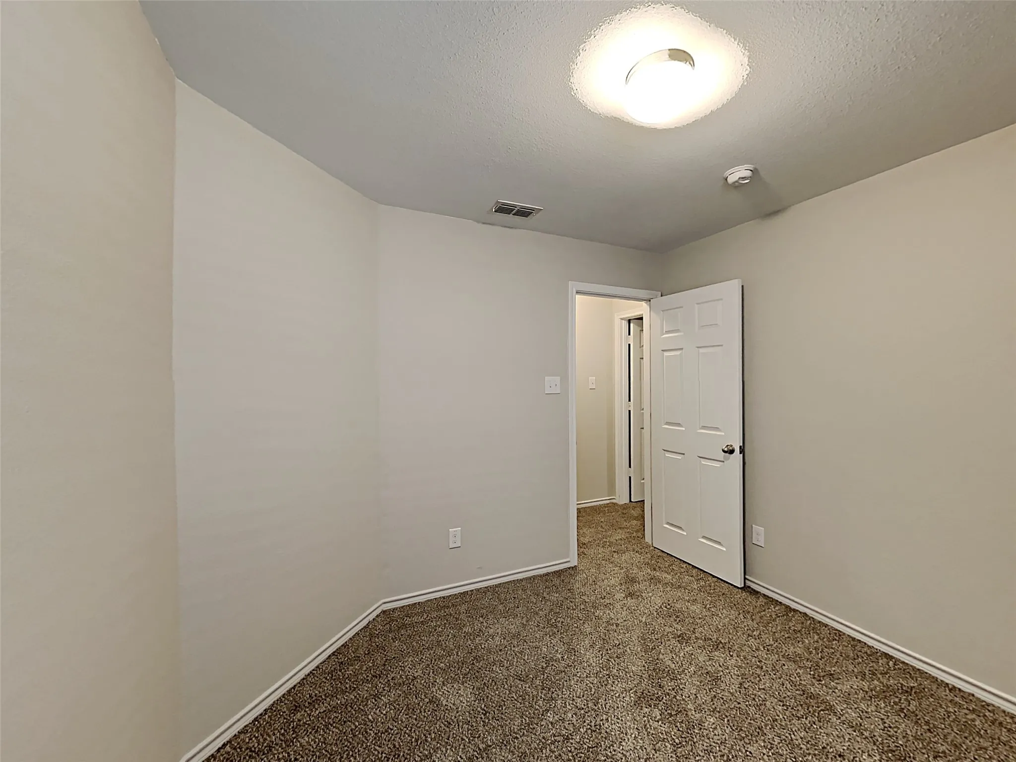Single Family Residence For Rent in Tarrant County , 10129 Blue Bell Drive, Fort Worth, Texas 76108, 4 Bedroom, 2 Bathroom, 2 Garage spaces, 2,055 Sqft, built in 2014, mls#21392346, Real Estate Agent in Fort Worth, Homes For Rent in Tarrant county, Homes For Rent in Fort Worth, Realtor in Fort Worth Texas, Real Estate Brokerage Independent Realty Texas, Luminita Cordes Realtor