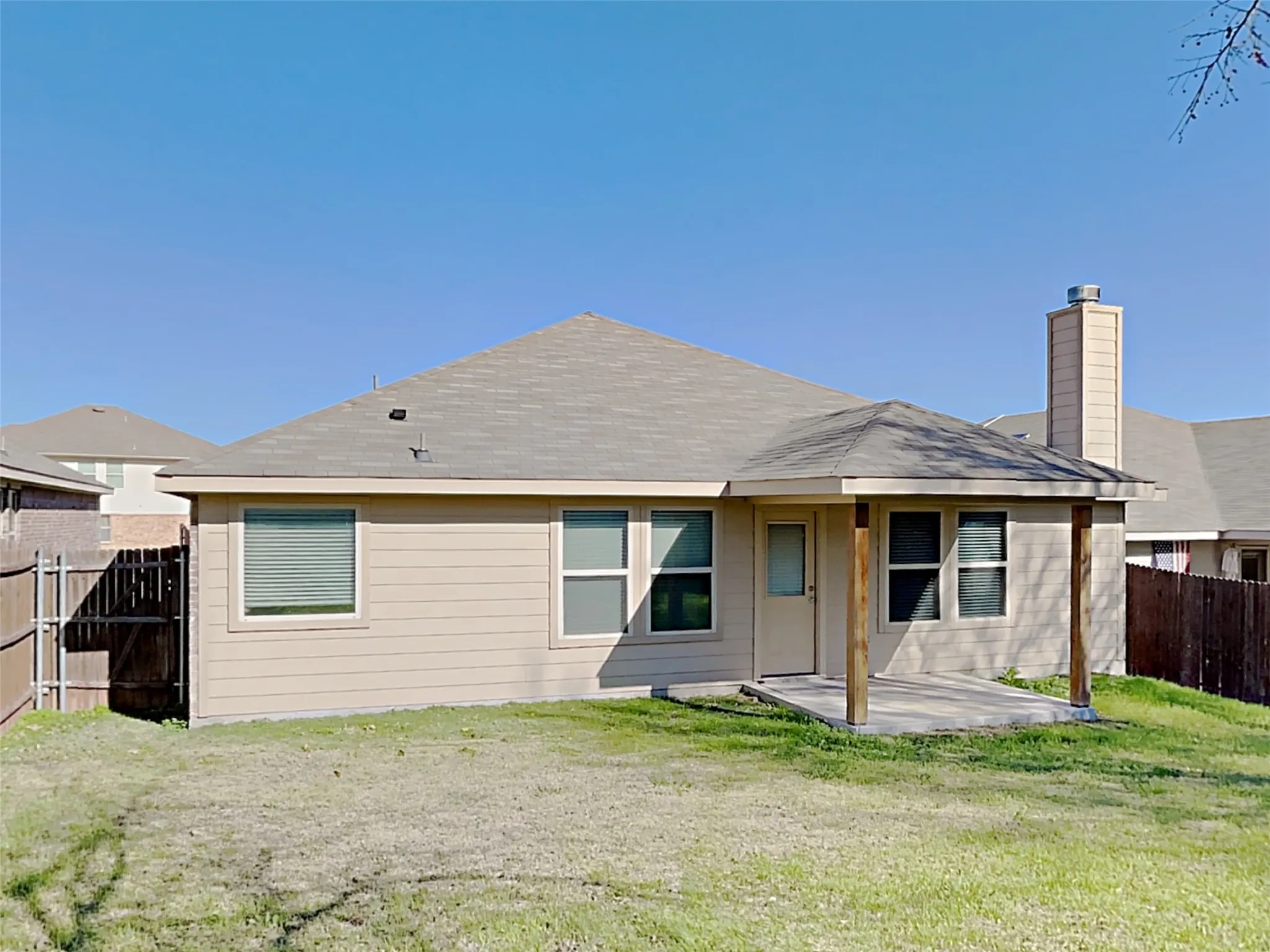 Single Family Residence For Rent in Tarrant County , 10129 Blue Bell Drive, Fort Worth, Texas 76108, 4 Bedroom, 2 Bathroom, 2 Garage spaces, 2,055 Sqft, built in 2014, mls#21392346, Real Estate Agent in Fort Worth, Homes For Rent in Tarrant county, Homes For Rent in Fort Worth, Realtor in Fort Worth Texas, Real Estate Brokerage Independent Realty Texas, Luminita Cordes Realtor