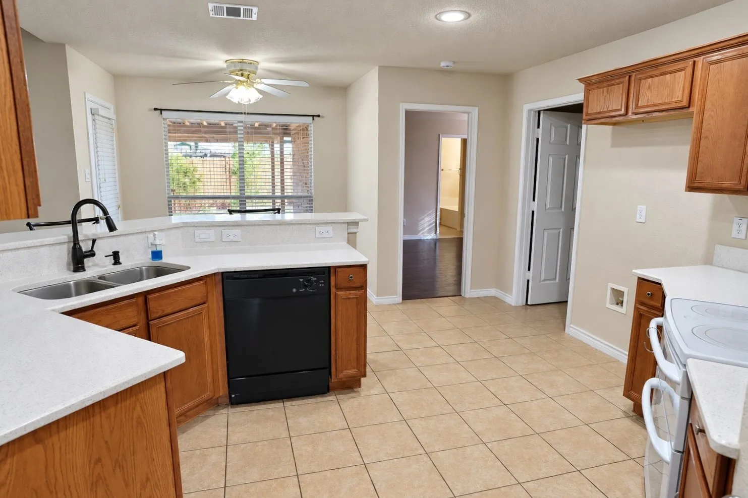 Single Family Residence For Sale in Tarrant County , 9304 Marilyn Court, White Settlement, Texas 76108, 3 Bedroom, 2 Bathroom, 2 Garage spaces, 1,486 Sqft, built in 2006, mls#21392333, Real Estate Agent in White Settlement, Homes For Sale in Tarrant county, Homes For Sale in White Settlement, Realtor in White Settlement Texas, Real Estate Brokerage Independent Realty Texas, Luminita Cordes Realtor