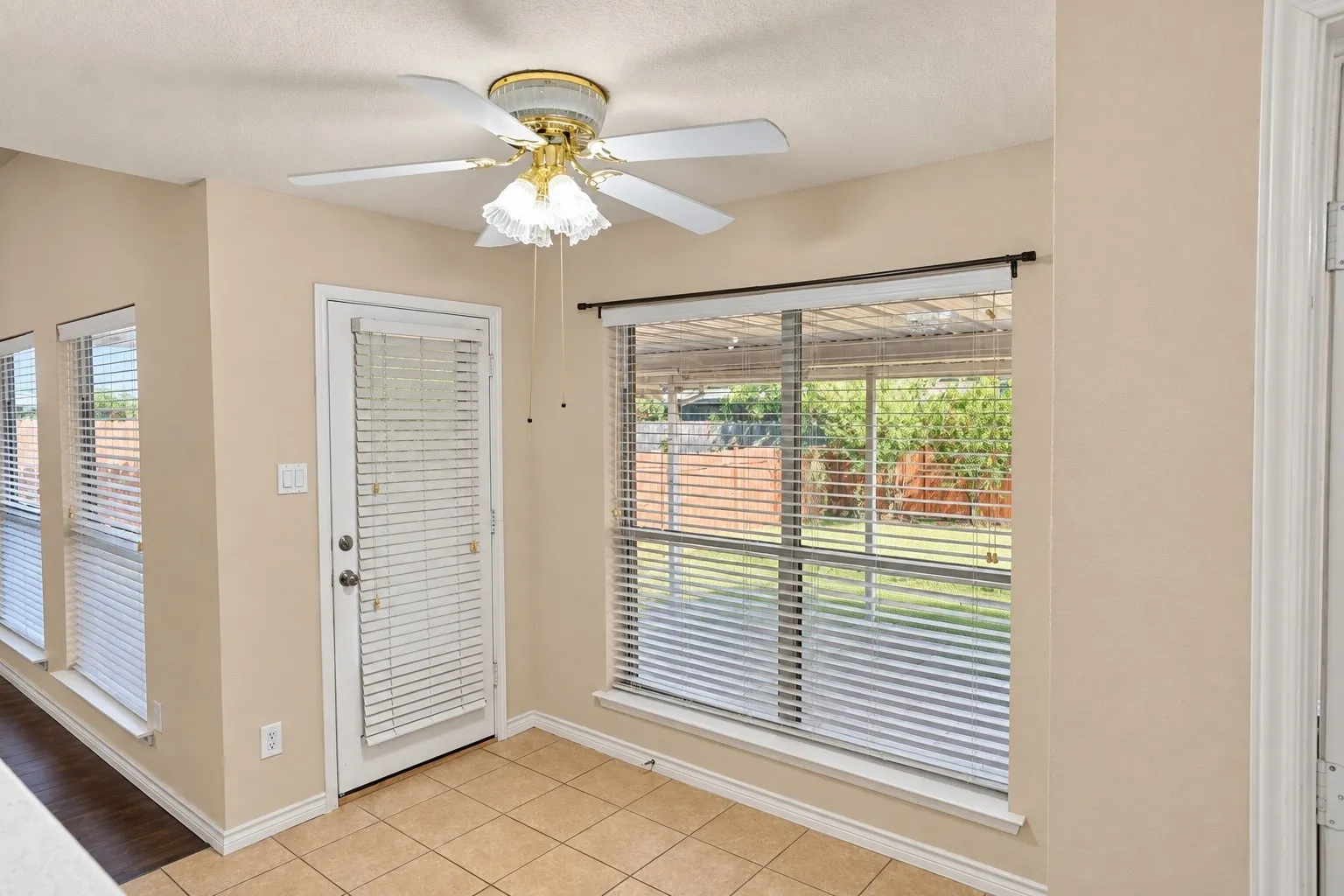 Single Family Residence For Sale in Tarrant County , 9304 Marilyn Court, White Settlement, Texas 76108, 3 Bedroom, 2 Bathroom, 2 Garage spaces, 1,486 Sqft, built in 2006, mls#21392333, Real Estate Agent in White Settlement, Homes For Sale in Tarrant county, Homes For Sale in White Settlement, Realtor in White Settlement Texas, Real Estate Brokerage Independent Realty Texas, Luminita Cordes Realtor