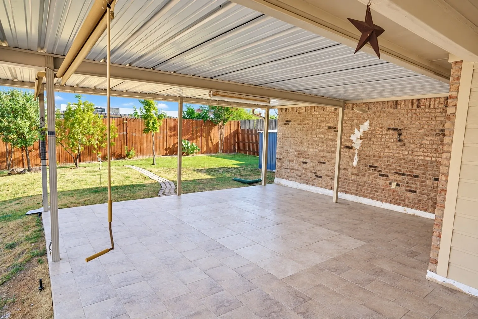 Single Family Residence For Sale in Tarrant County , 9304 Marilyn Court, White Settlement, Texas 76108, 3 Bedroom, 2 Bathroom, 2 Garage spaces, 1,486 Sqft, built in 2006, mls#21392333, Real Estate Agent in White Settlement, Homes For Sale in Tarrant county, Homes For Sale in White Settlement, Realtor in White Settlement Texas, Real Estate Brokerage Independent Realty Texas, Luminita Cordes Realtor