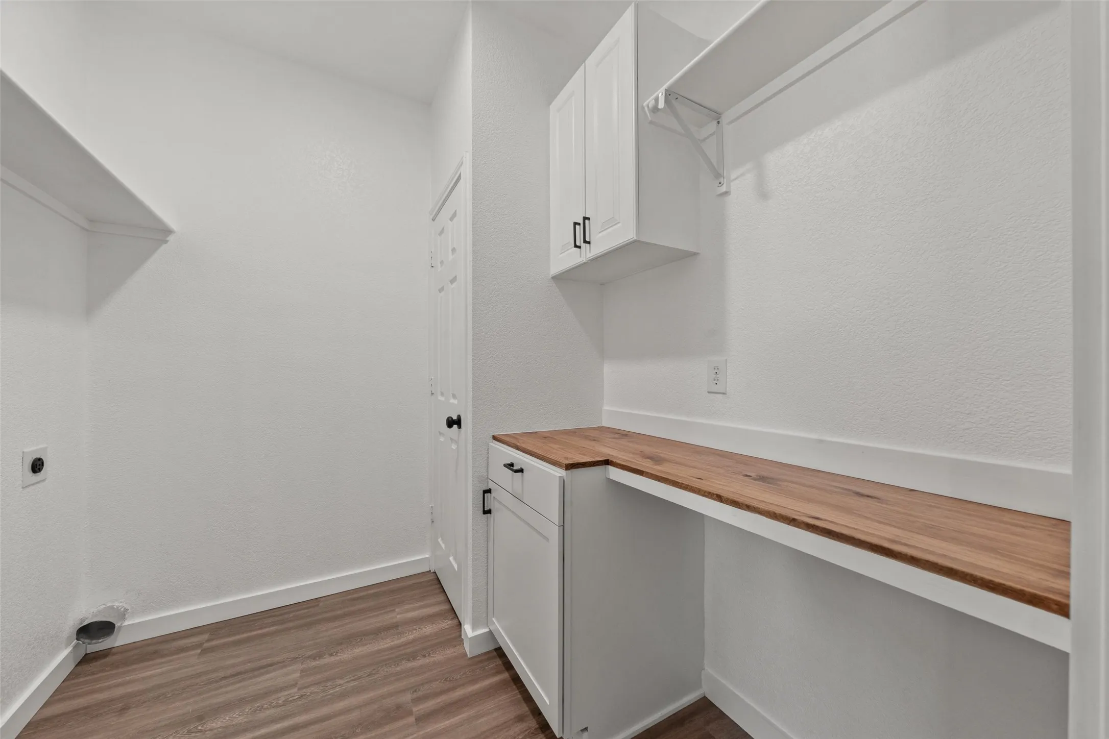 Single Family Residence For Sale in Mc Lennan County , 2415 S 9th Street, Waco, Texas 76706, 3 Bedroom, 2 Bathroom, Garage spaces, 1,160 Sqft, built in 1950, mls#21392212, Real Estate Agent in Waco, Homes For Sale in Mc Lennan county, Homes For Sale in Waco, Realtor in Waco Texas, Real Estate Brokerage Independent Realty Texas, Luminita Cordes Realtor