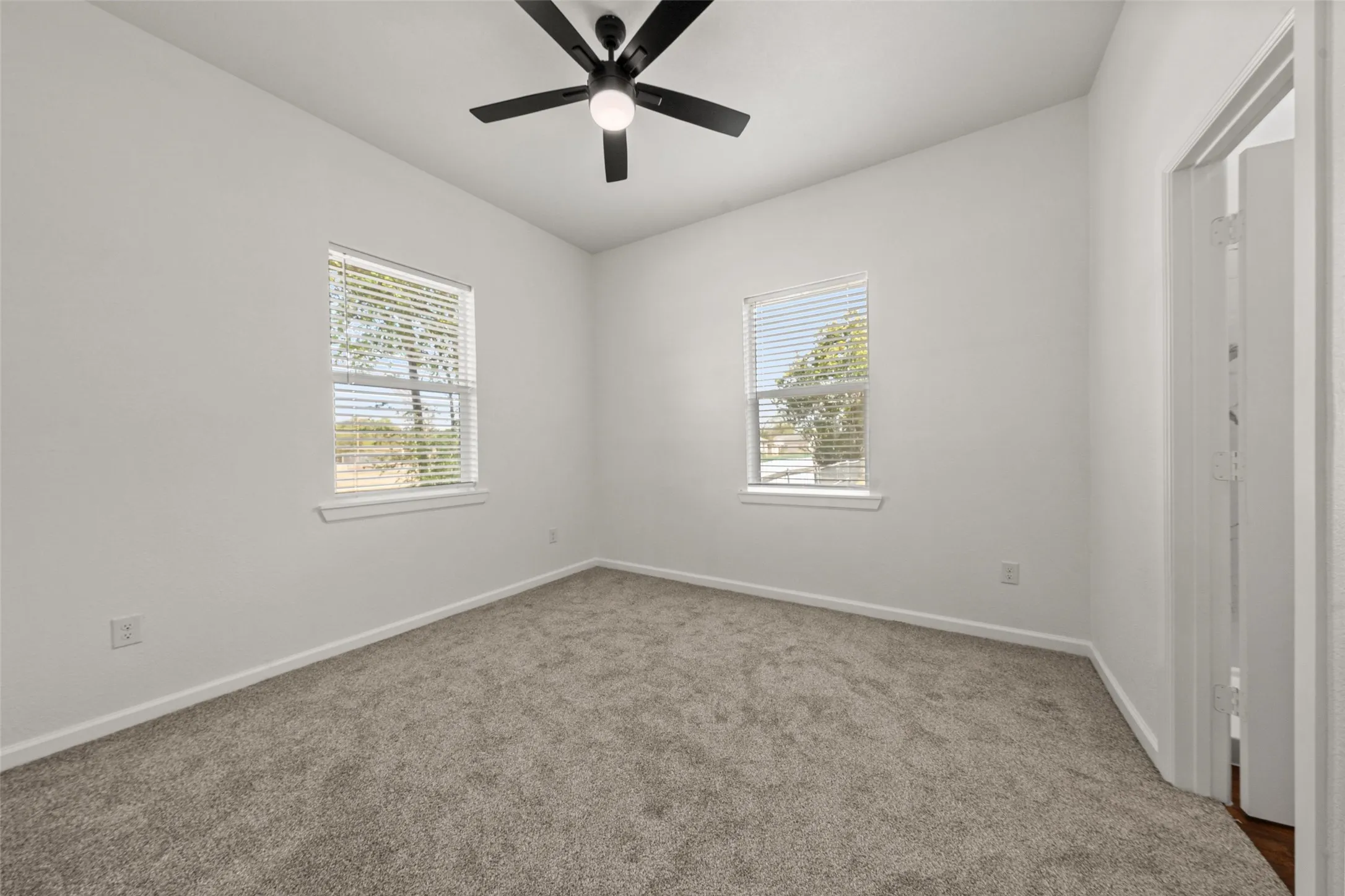 Single Family Residence For Sale in Mc Lennan County , 2415 S 9th Street, Waco, Texas 76706, 3 Bedroom, 2 Bathroom, Garage spaces, 1,160 Sqft, built in 1950, mls#21392212, Real Estate Agent in Waco, Homes For Sale in Mc Lennan county, Homes For Sale in Waco, Realtor in Waco Texas, Real Estate Brokerage Independent Realty Texas, Luminita Cordes Realtor