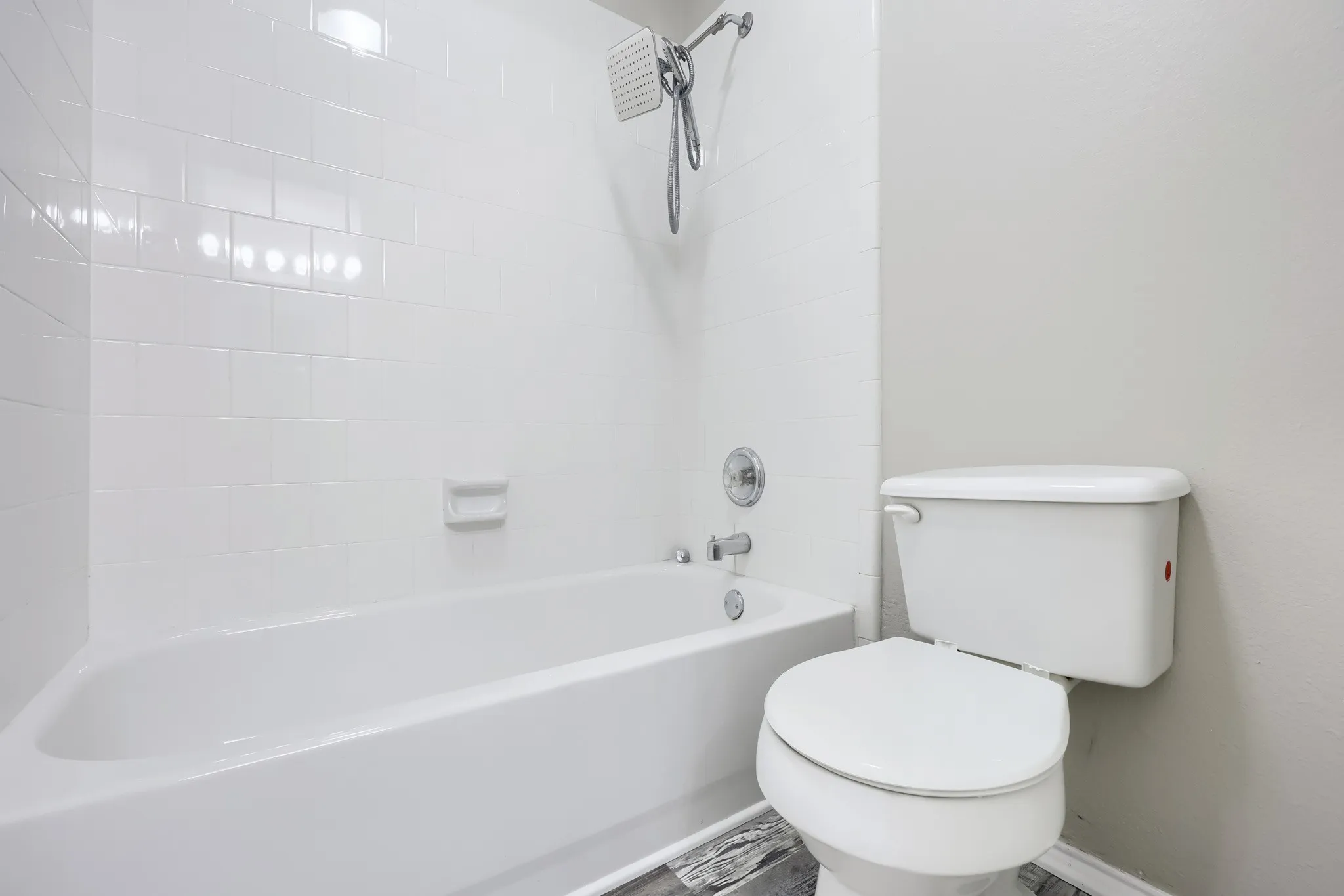 Single Family Residence For Sale in Johnson County , 605 Oakbrook Drive, Burleson, Texas 76028, 4 Bedroom, 2 Bathroom, 2 Garage spaces, 2,532 Sqft, built in 2001, mls#21383867, Real Estate Agent in Burleson, Homes For Sale in Johnson county, Homes For Sale in Burleson, Realtor in Burleson Texas, Real Estate Brokerage Independent Realty Texas, Luminita Cordes Realtor