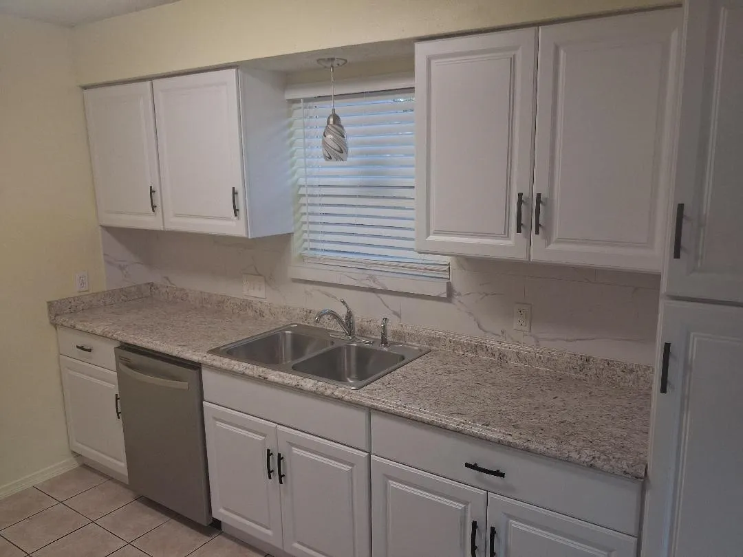 Single Family Residence For Rent in Tarrant County , 2206 Sexton Drive, Arlington, Texas 76015, 3 Bedroom, 2 Bathroom, 2 Garage spaces, 1,546 Sqft, built in 1980, mls#21391925, Real Estate Agent in Arlington, Homes For Rent in Tarrant county, Homes For Rent in Arlington, Realtor in Arlington Texas, Real Estate Brokerage Independent Realty Texas, Luminita Cordes Realtor