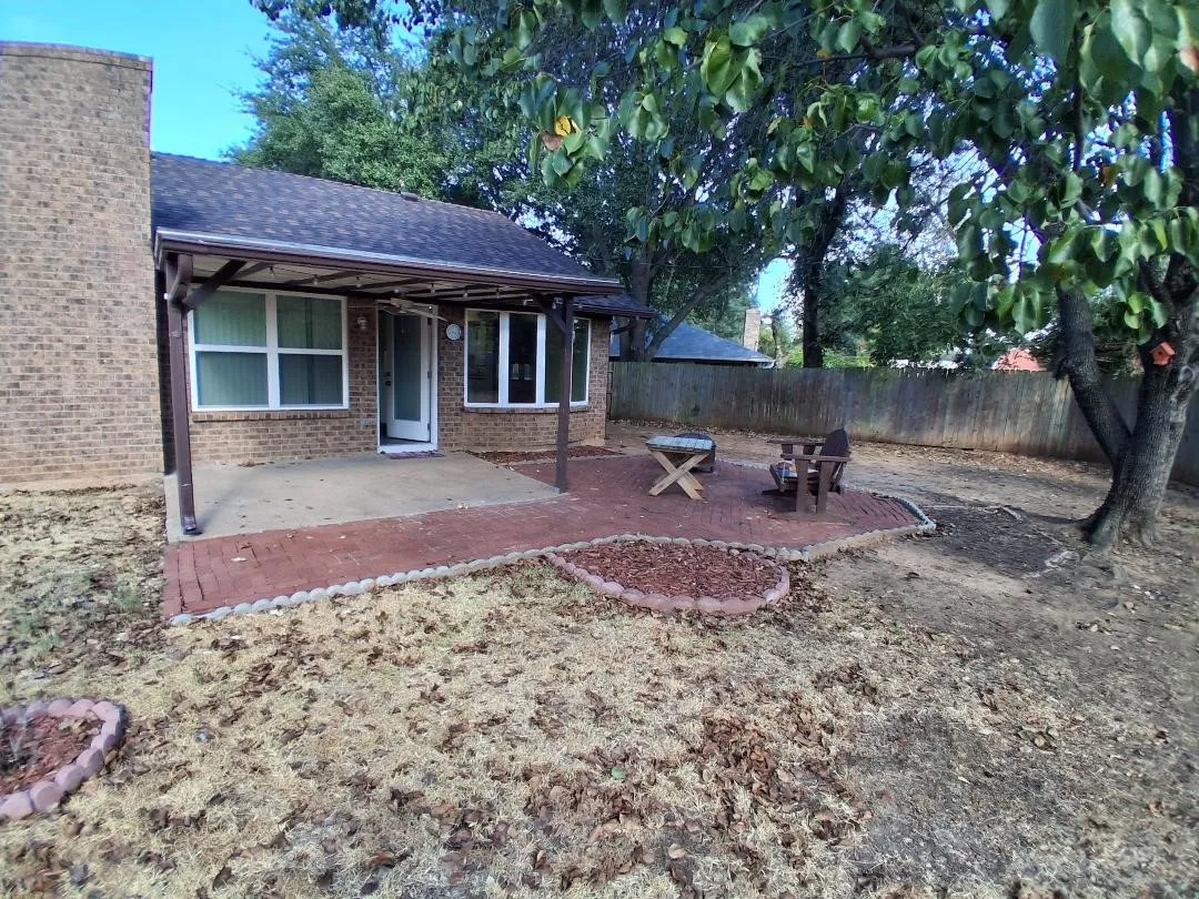 Single Family Residence For Rent in Tarrant County , 2206 Sexton Drive, Arlington, Texas 76015, 3 Bedroom, 2 Bathroom, 2 Garage spaces, 1,546 Sqft, built in 1980, mls#21391925, Real Estate Agent in Arlington, Homes For Rent in Tarrant county, Homes For Rent in Arlington, Realtor in Arlington Texas, Real Estate Brokerage Independent Realty Texas, Luminita Cordes Realtor