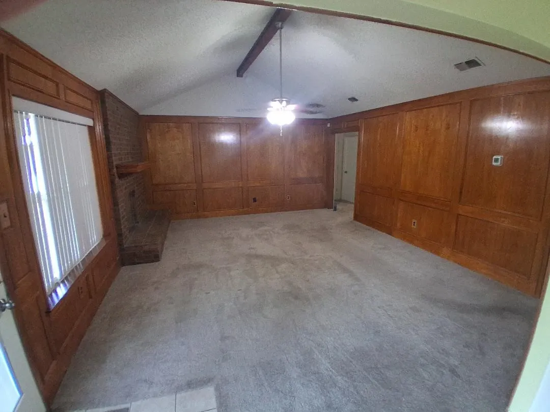 Single Family Residence For Rent in Tarrant County , 2206 Sexton Drive, Arlington, Texas 76015, 3 Bedroom, 2 Bathroom, 2 Garage spaces, 1,546 Sqft, built in 1980, mls#21391925, Real Estate Agent in Arlington, Homes For Rent in Tarrant county, Homes For Rent in Arlington, Realtor in Arlington Texas, Real Estate Brokerage Independent Realty Texas, Luminita Cordes Realtor