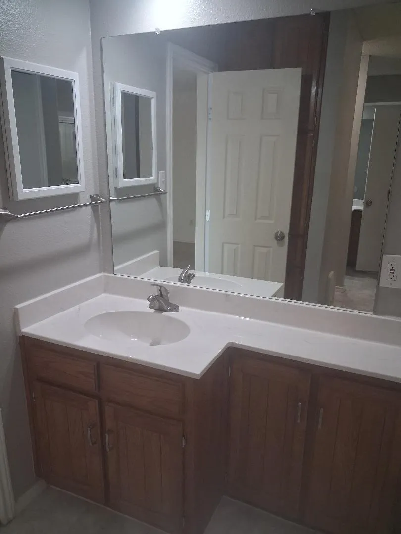 Single Family Residence For Rent in Tarrant County , 2206 Sexton Drive, Arlington, Texas 76015, 3 Bedroom, 2 Bathroom, 2 Garage spaces, 1,546 Sqft, built in 1980, mls#21391925, Real Estate Agent in Arlington, Homes For Rent in Tarrant county, Homes For Rent in Arlington, Realtor in Arlington Texas, Real Estate Brokerage Independent Realty Texas, Luminita Cordes Realtor