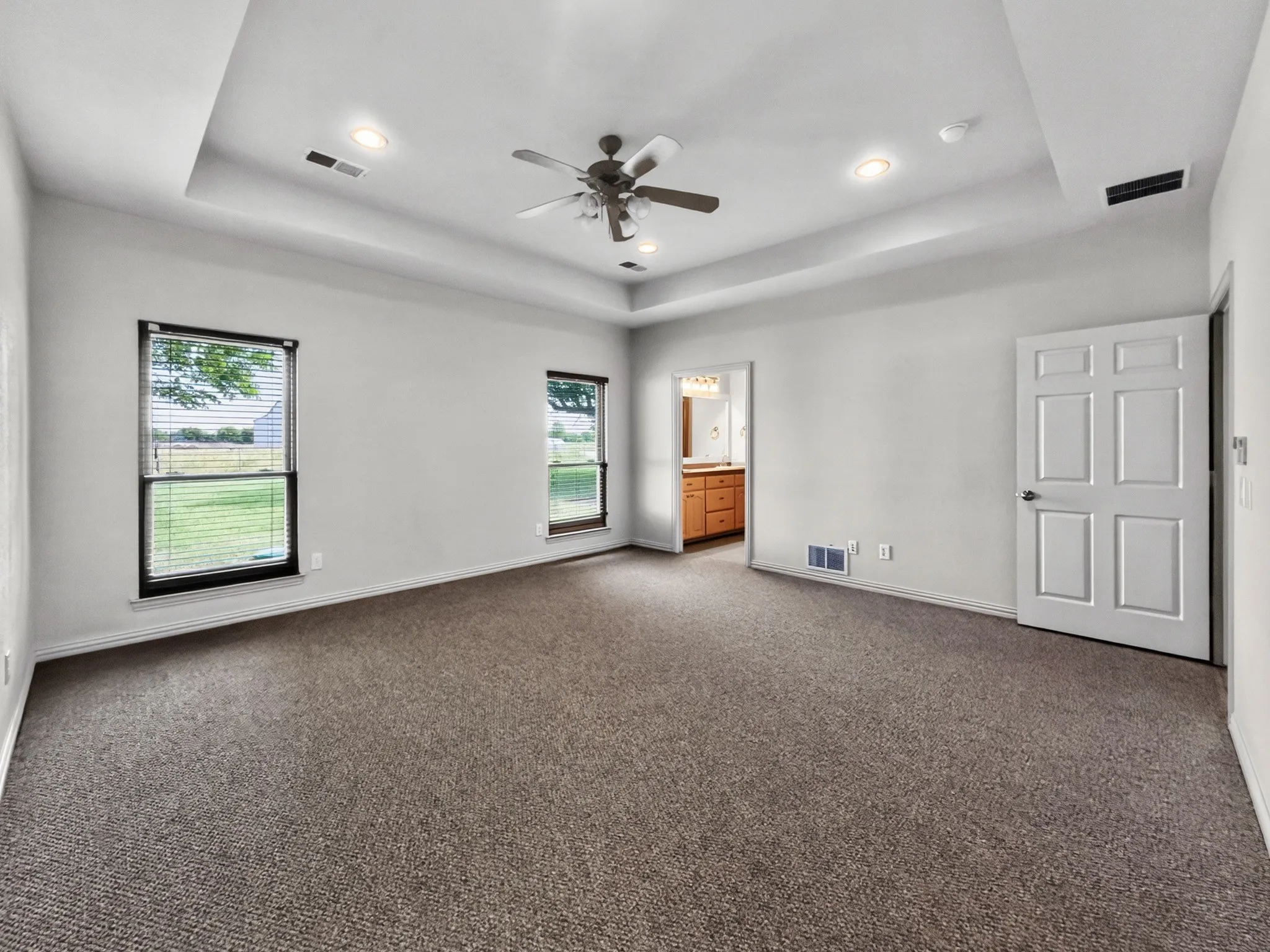Single Family Residence For Rent in Grayson County , 1255 Vineyard Road, Gunter, Texas 75058, 4 Bedroom, 3 Bathroom, 2 Garage spaces, 2,507 Sqft, built in 2005, mls#21392371, Real Estate Agent in Gunter, Homes For Rent in Grayson county, Homes For Rent in Gunter, Realtor in Gunter Texas, Real Estate Brokerage Independent Realty Texas, Luminita Cordes Realtor