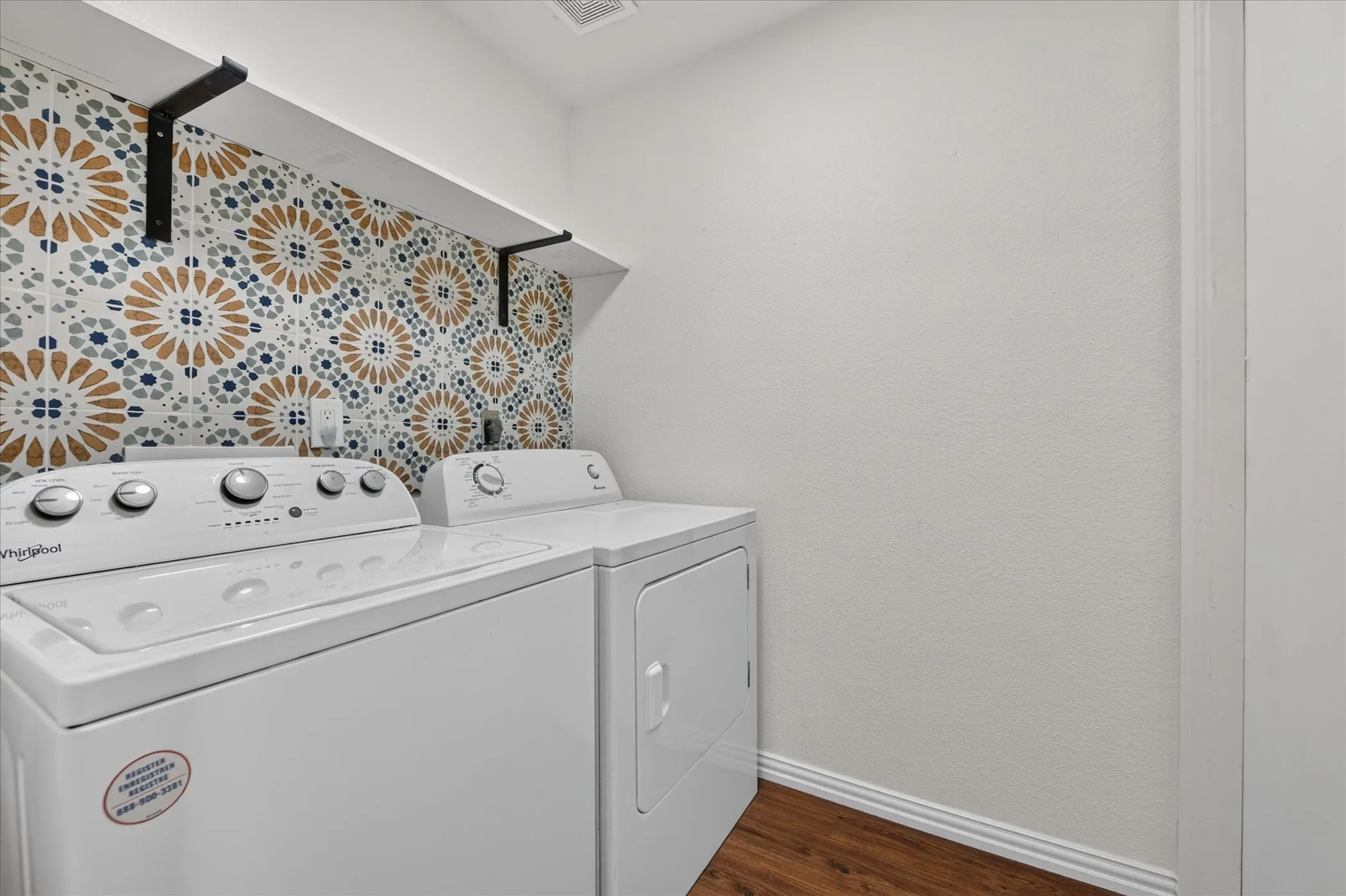 Single Family Residence For Sale in Tarrant County , 6283 Woodstream Trail, Fort Worth, Texas 76133, 3 Bedroom, 2 Bathroom, 2 Garage spaces, 1,635 Sqft, built in 1985, mls#21389878, Real Estate Agent in Fort Worth, Homes For Sale in Tarrant county, Homes For Sale in Fort Worth, Realtor in Fort Worth Texas, Real Estate Brokerage Independent Realty Texas, Luminita Cordes Realtor
