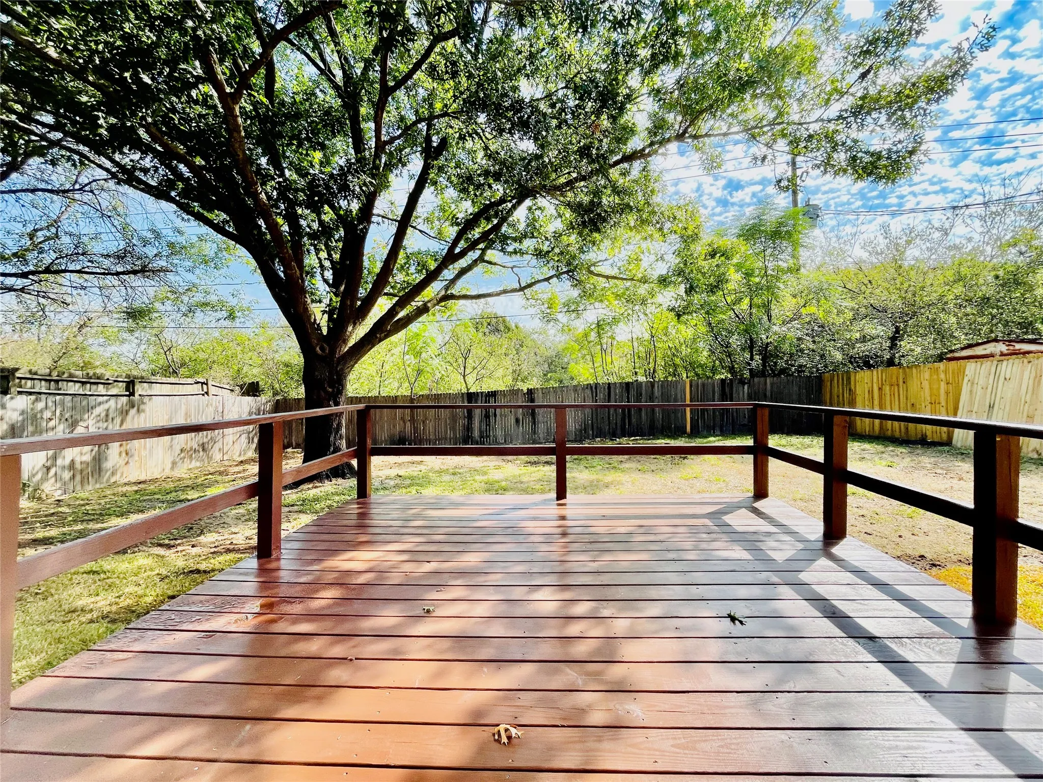 Single Family Residence For Sale in Tarrant County , 6283 Woodstream Trail, Fort Worth, Texas 76133, 3 Bedroom, 2 Bathroom, 2 Garage spaces, 1,635 Sqft, built in 1985, mls#21389878, Real Estate Agent in Fort Worth, Homes For Sale in Tarrant county, Homes For Sale in Fort Worth, Realtor in Fort Worth Texas, Real Estate Brokerage Independent Realty Texas, Luminita Cordes Realtor
