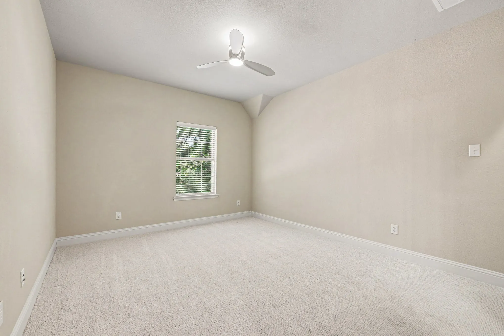 Single Family Residence For Sale in Collin County , 849 Bear Crossing Drive, Allen, Texas 75013, 4 Bedroom, 4 Bathroom, 3 Garage spaces, 3,901 Sqft, built in 2010, mls#21392340, Real Estate Agent in Allen, Homes For Sale in Collin county, Homes For Sale in Allen, Realtor in Allen Texas, Real Estate Brokerage Independent Realty Texas, Luminita Cordes Realtor