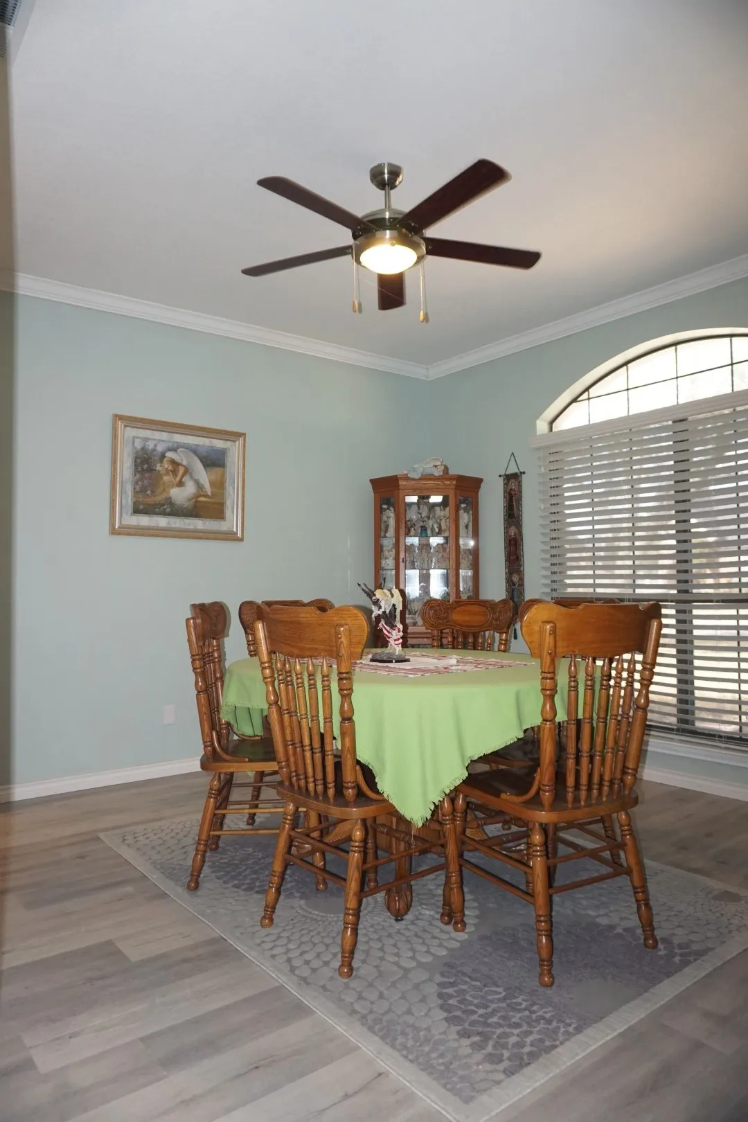 Single Family Residence For Sale in Kaufman County , 1408 Overlook Drive, Kaufman, Texas 75142, 4 Bedroom, 3 Bathroom, 2 Garage spaces, 2,377 Sqft, built in 1988, mls#21388822, Real Estate Agent in Kaufman, Homes For Sale in Kaufman county, Homes For Sale in Kaufman, Realtor in Kaufman Texas, Real Estate Brokerage Independent Realty Texas, Luminita Cordes Realtor