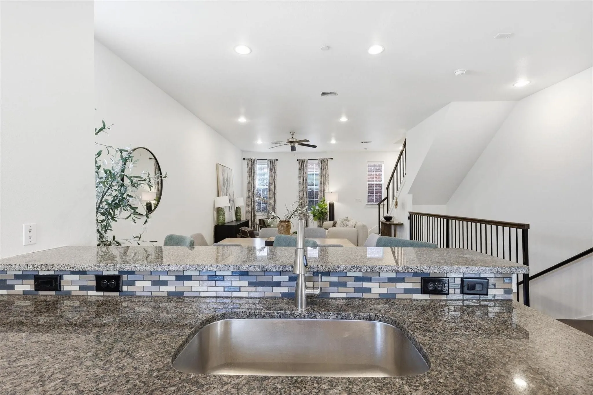 Condominium For Rent in Dallas County , 3200 Ross Avenue 28, Dallas, Texas 75204, 3 Bedroom, 3 Bathroom, 2 Garage spaces, 2,042 Sqft, built in 2011, mls#21392378, Real Estate Agent in Dallas, Homes For Rent in Dallas county, Homes For Rent in Dallas, Realtor in Dallas Texas, Real Estate Brokerage Independent Realty Texas, Luminita Cordes Realtor