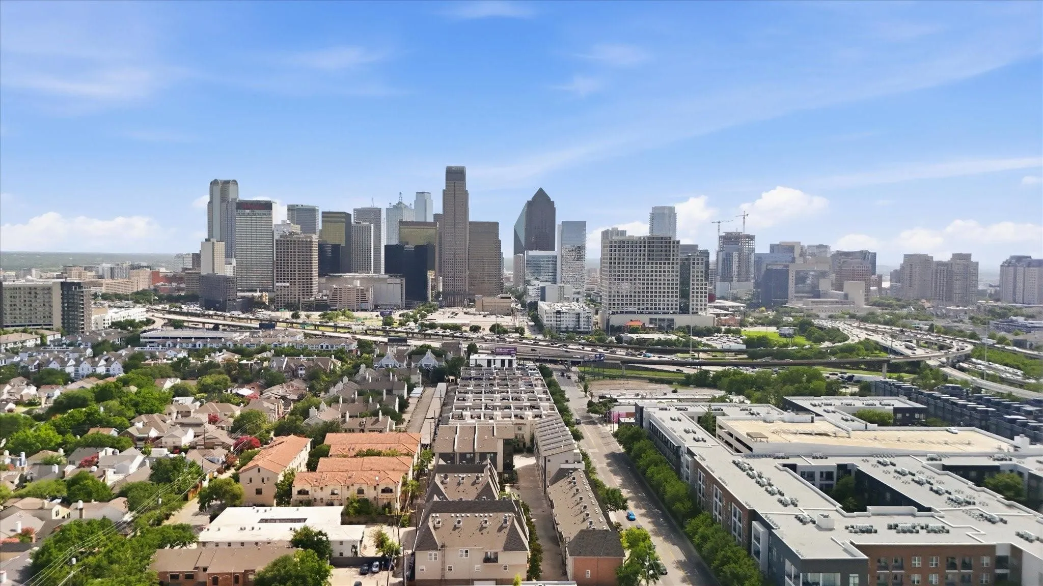 Condominium For Rent in Dallas County , 3200 Ross Avenue 28, Dallas, Texas 75204, 3 Bedroom, 3 Bathroom, 2 Garage spaces, 2,042 Sqft, built in 2011, mls#21392378, Real Estate Agent in Dallas, Homes For Rent in Dallas county, Homes For Rent in Dallas, Realtor in Dallas Texas, Real Estate Brokerage Independent Realty Texas, Luminita Cordes Realtor