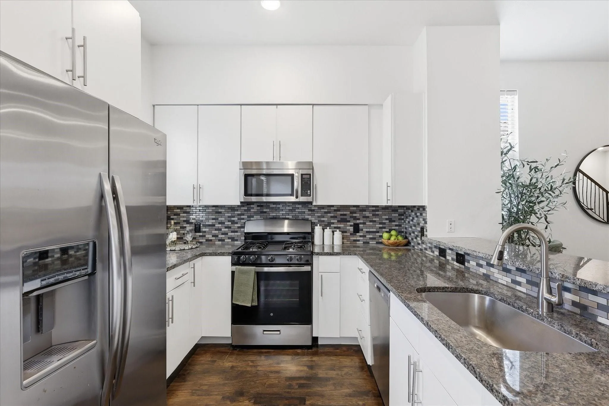 Condominium For Rent in Dallas County , 3200 Ross Avenue 28, Dallas, Texas 75204, 3 Bedroom, 3 Bathroom, 2 Garage spaces, 2,042 Sqft, built in 2011, mls#21392378, Real Estate Agent in Dallas, Homes For Rent in Dallas county, Homes For Rent in Dallas, Realtor in Dallas Texas, Real Estate Brokerage Independent Realty Texas, Luminita Cordes Realtor