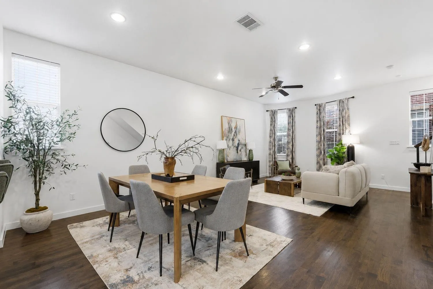 Condominium For Rent in Dallas County , 3200 Ross Avenue 28, Dallas, Texas 75204, 3 Bedroom, 3 Bathroom, 2 Garage spaces, 2,042 Sqft, built in 2011, mls#21392378, Real Estate Agent in Dallas, Homes For Rent in Dallas county, Homes For Rent in Dallas, Realtor in Dallas Texas, Real Estate Brokerage Independent Realty Texas, Luminita Cordes Realtor