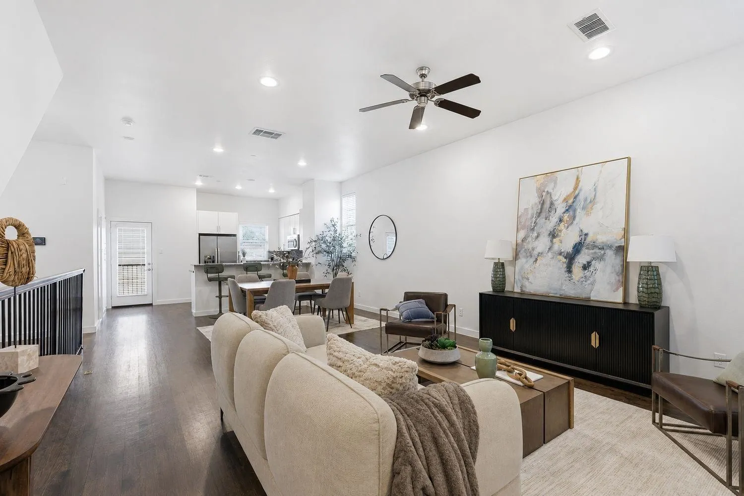 Condominium For Rent in Dallas County , 3200 Ross Avenue 28, Dallas, Texas 75204, 3 Bedroom, 3 Bathroom, 2 Garage spaces, 2,042 Sqft, built in 2011, mls#21392378, Real Estate Agent in Dallas, Homes For Rent in Dallas county, Homes For Rent in Dallas, Realtor in Dallas Texas, Real Estate Brokerage Independent Realty Texas, Luminita Cordes Realtor