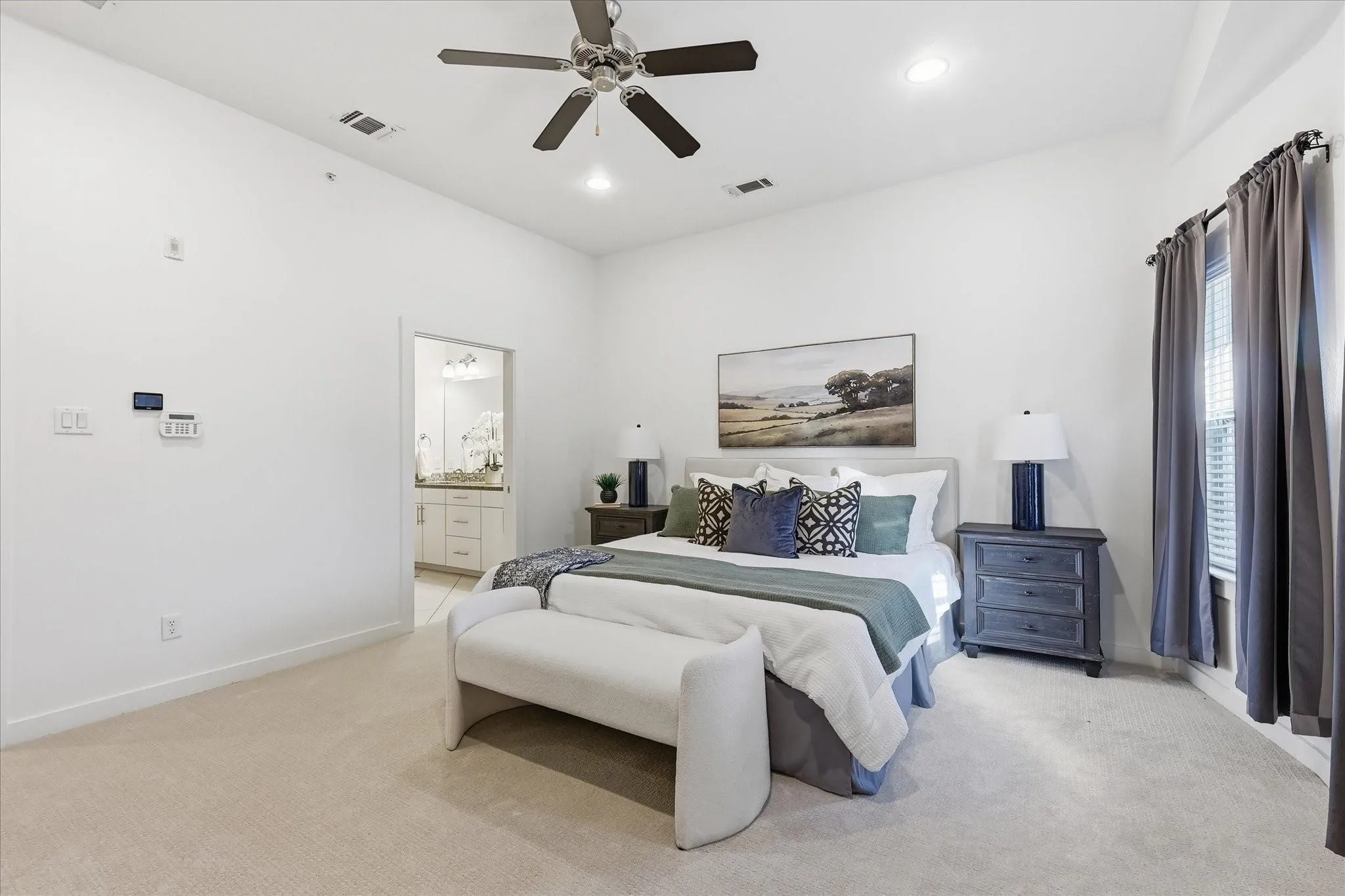 Condominium For Rent in Dallas County , 3200 Ross Avenue 28, Dallas, Texas 75204, 3 Bedroom, 3 Bathroom, 2 Garage spaces, 2,042 Sqft, built in 2011, mls#21392378, Real Estate Agent in Dallas, Homes For Rent in Dallas county, Homes For Rent in Dallas, Realtor in Dallas Texas, Real Estate Brokerage Independent Realty Texas, Luminita Cordes Realtor